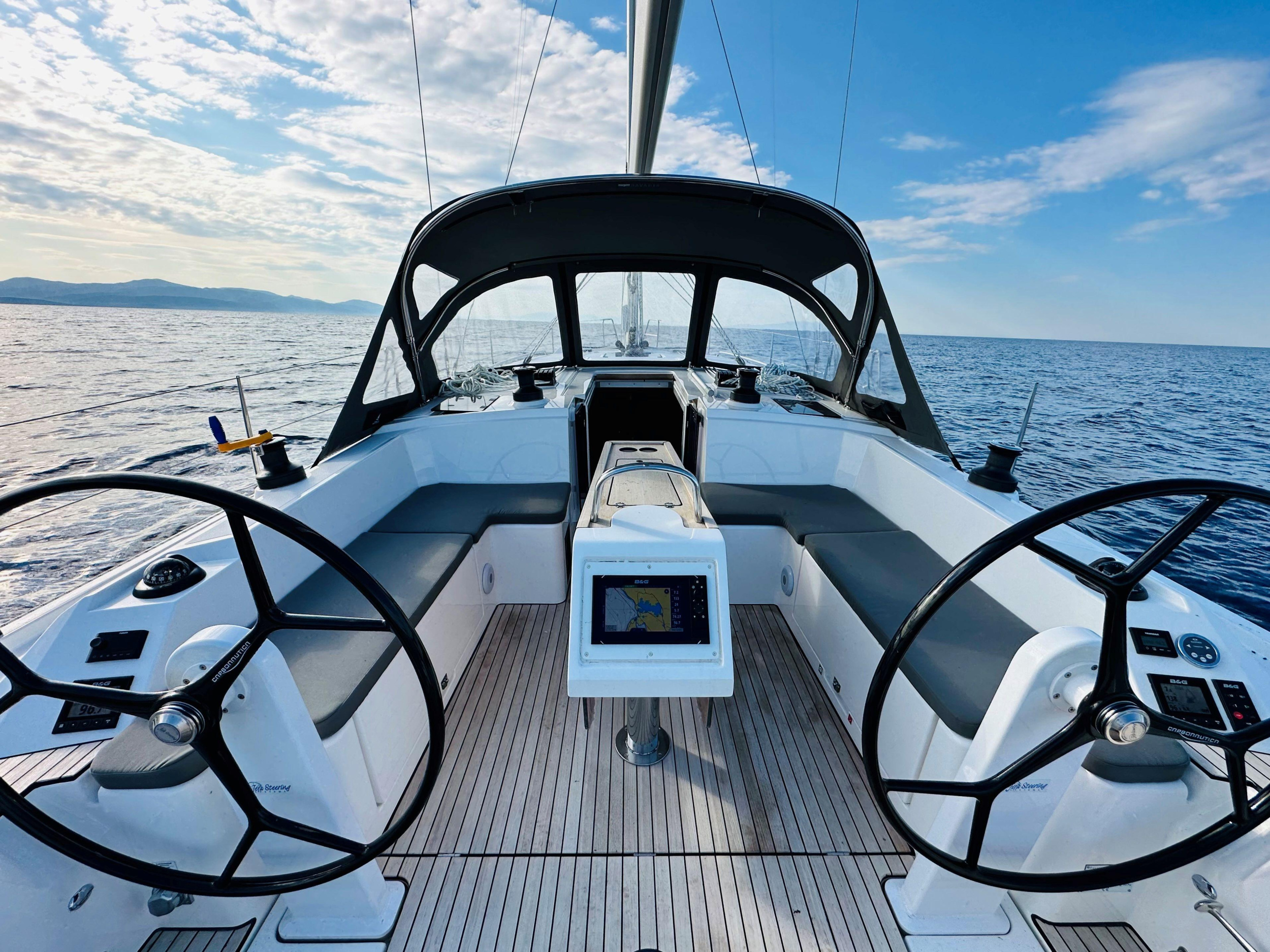 Bavaria C42 — photo 16