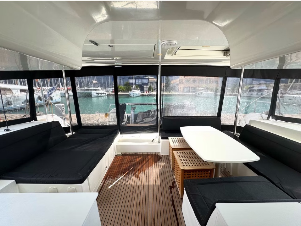 Lagoon 450 Fly — photo 4