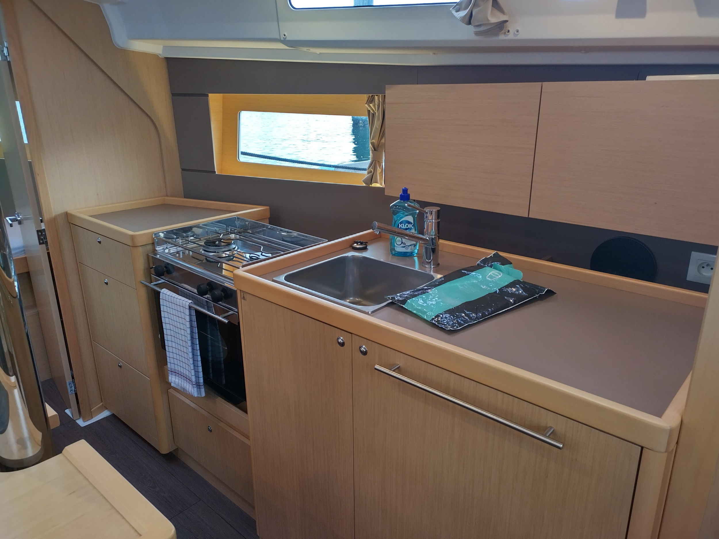 Beneteau Oceanis 35 — photo 6