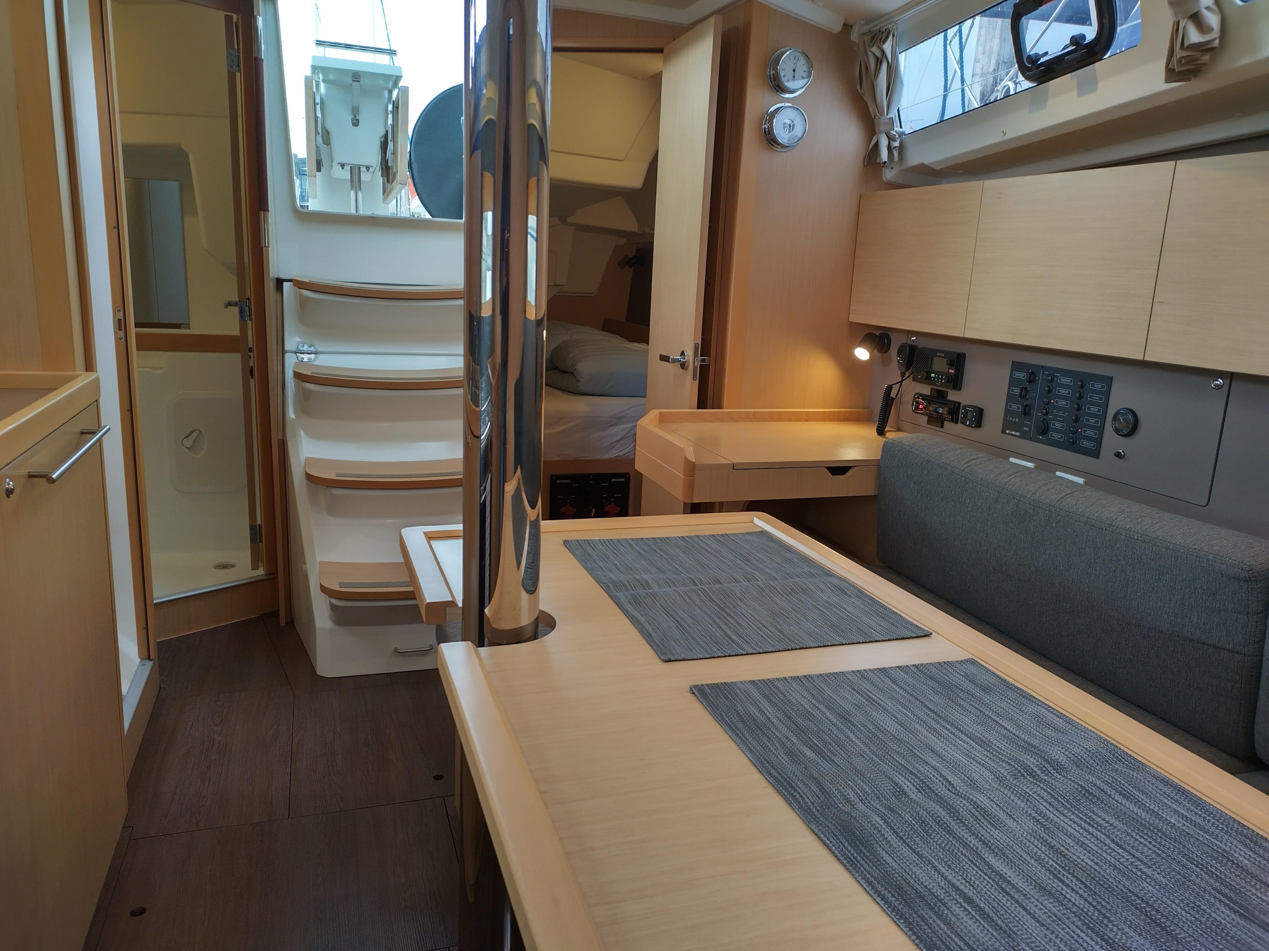 Beneteau Oceanis 35 — photo 5