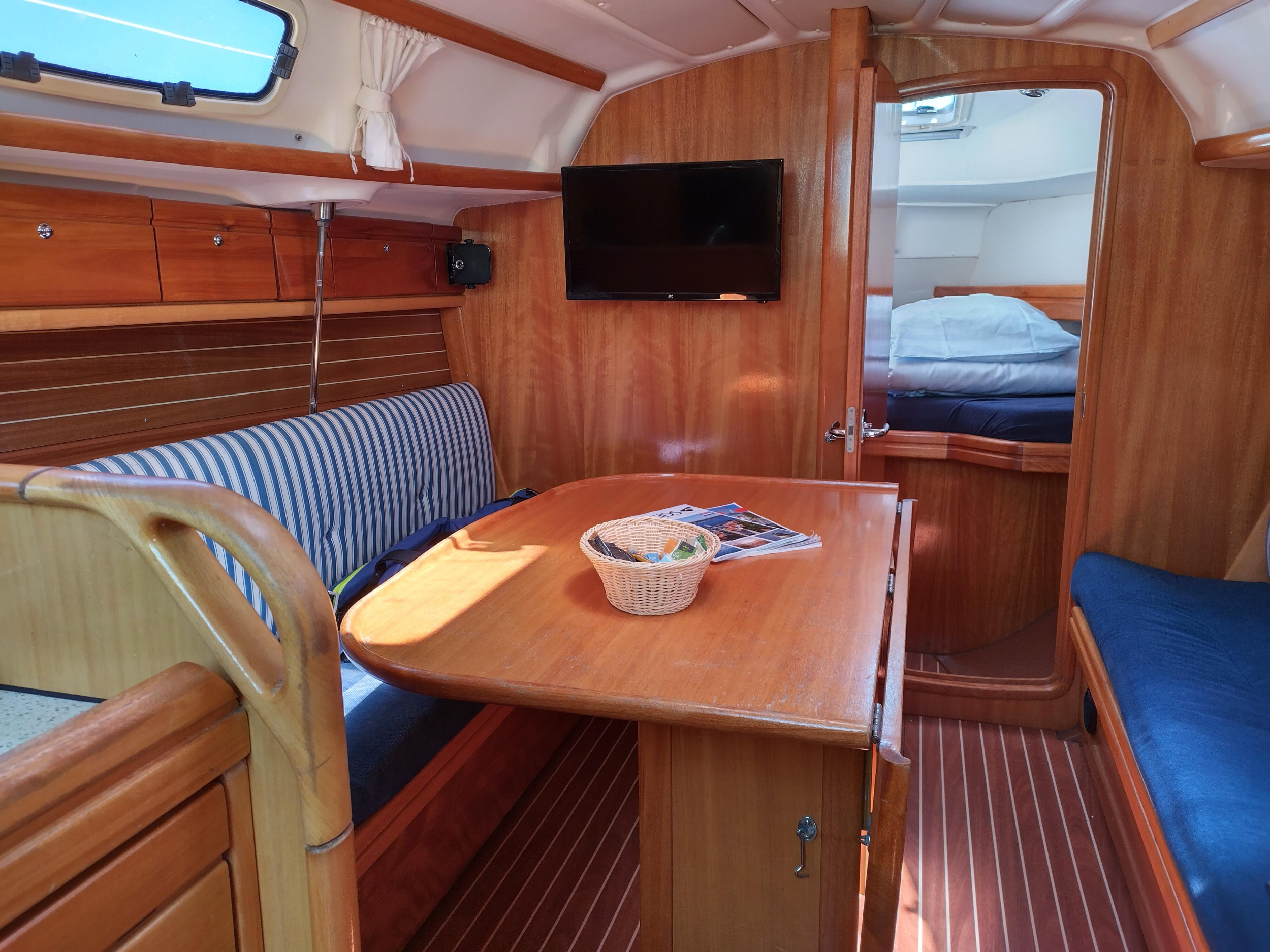 Bavaria 30 Cruiser — photo 2
