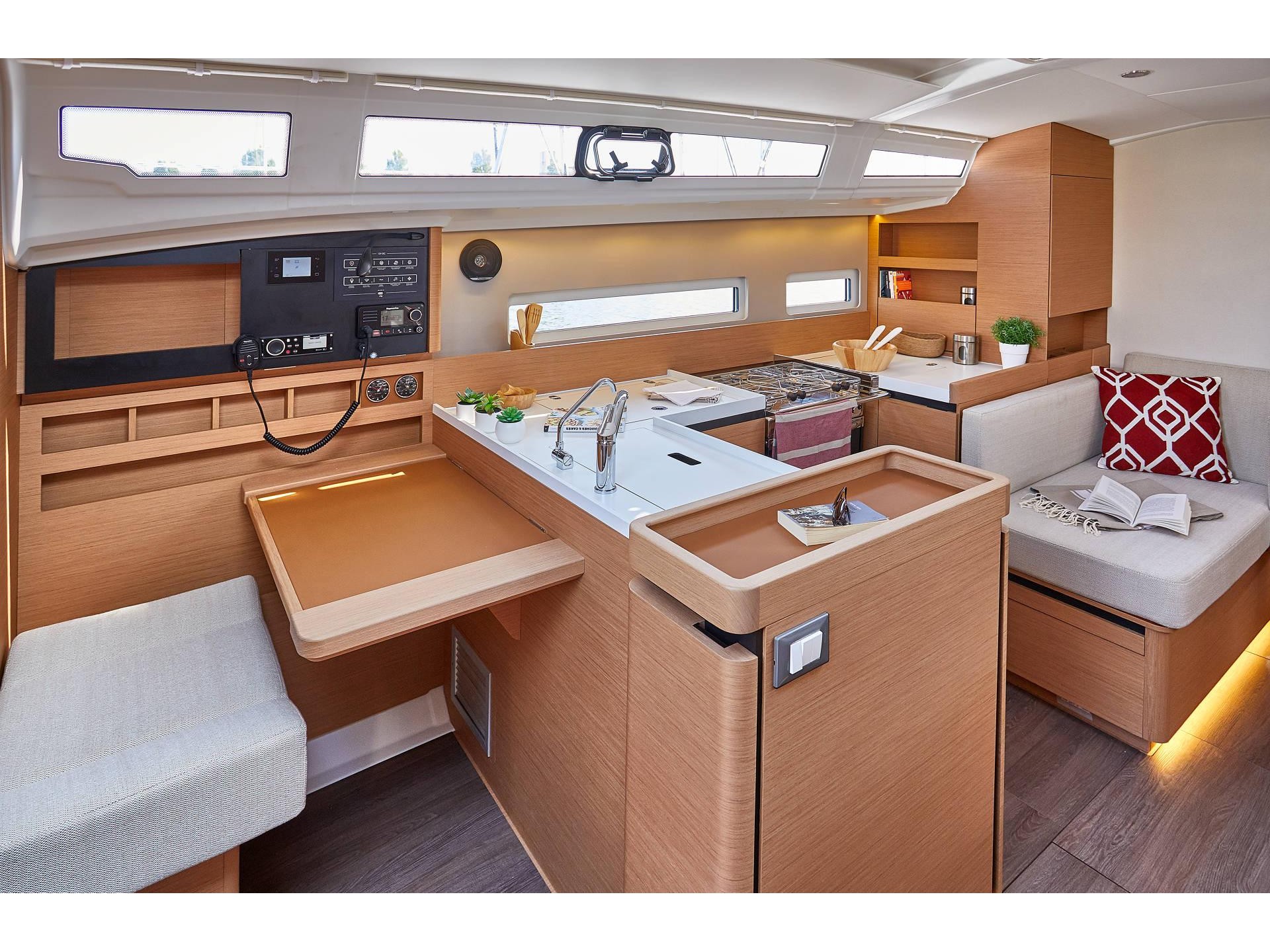 Sun Odyssey 410 — photo 3