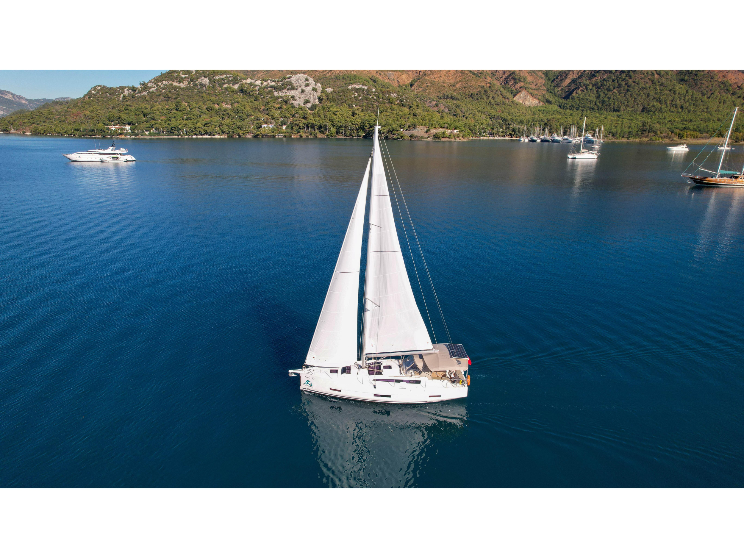 Dufour 390 — photo 1
