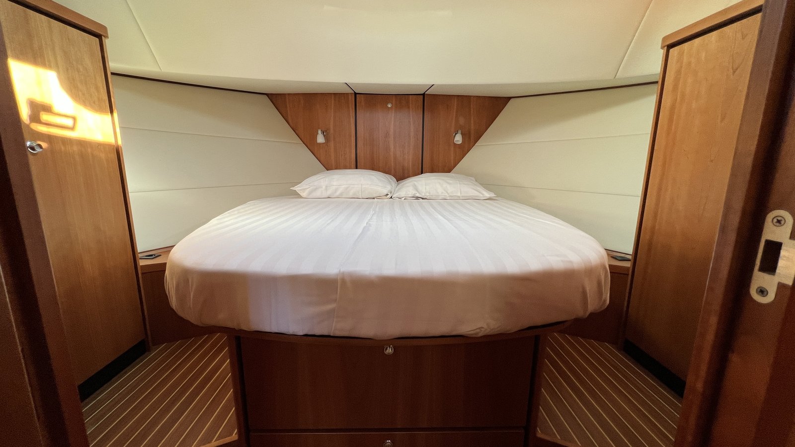 Linssen Grand Sturdy 40.0 Sedan — photo 18