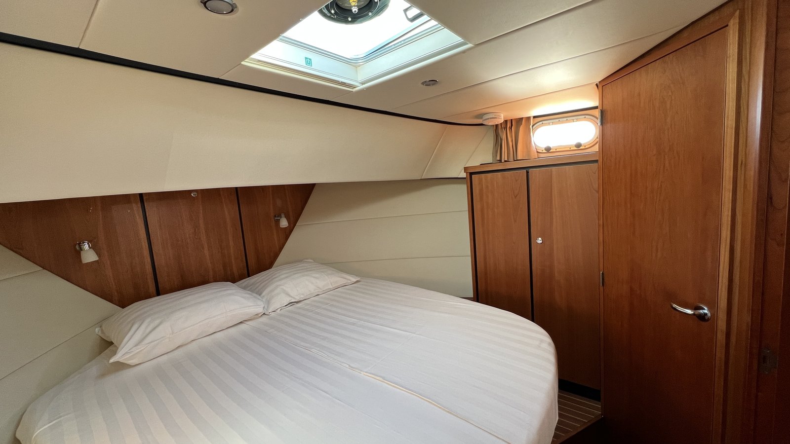 Linssen Grand Sturdy 40.0 Sedan — photo 21