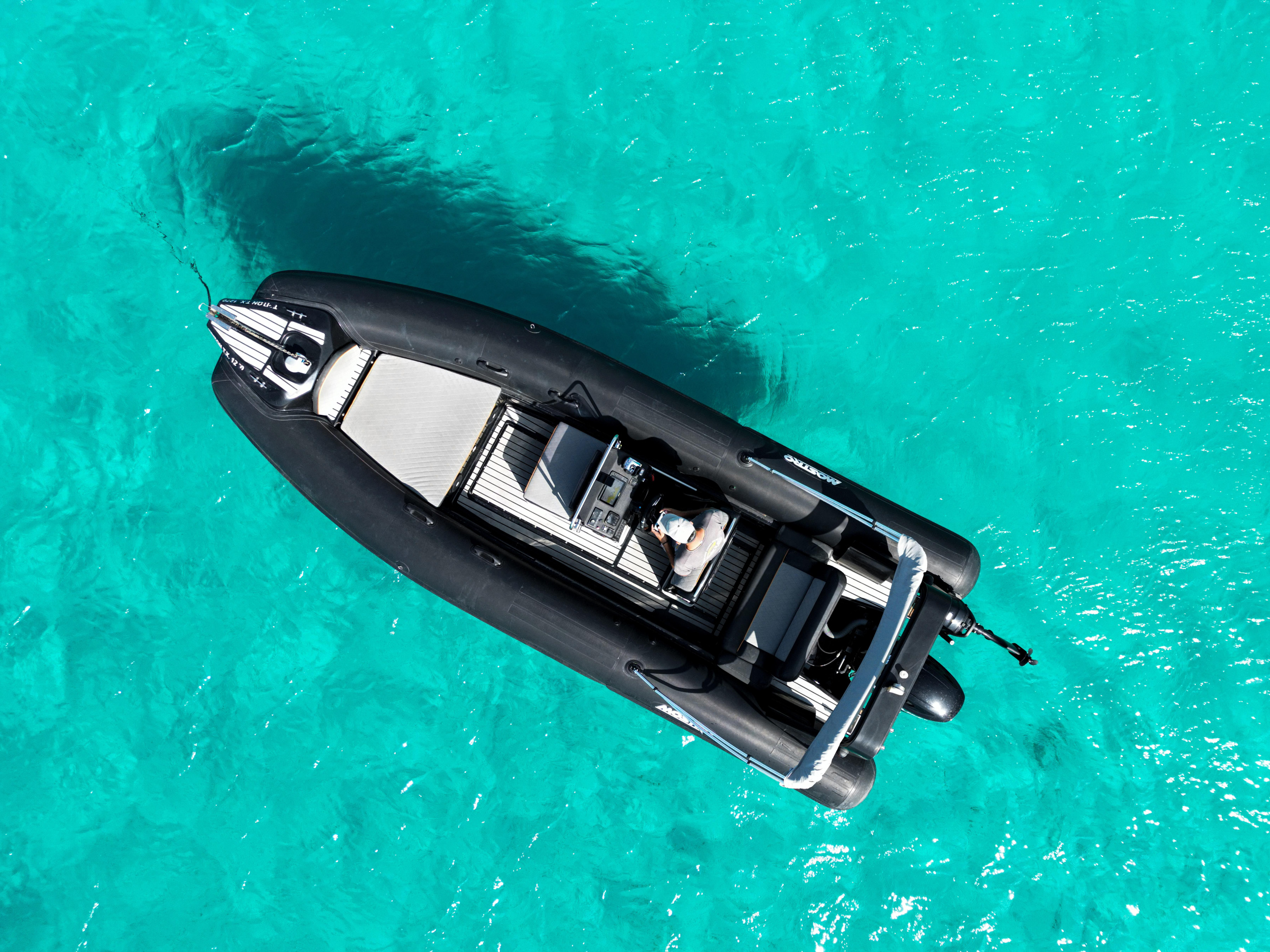 Mostro Offshore 621 — photo 3