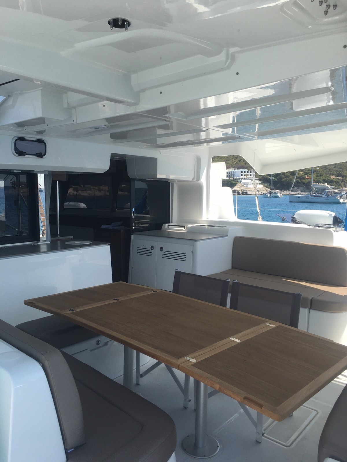 Lagoon 46 — photo 2