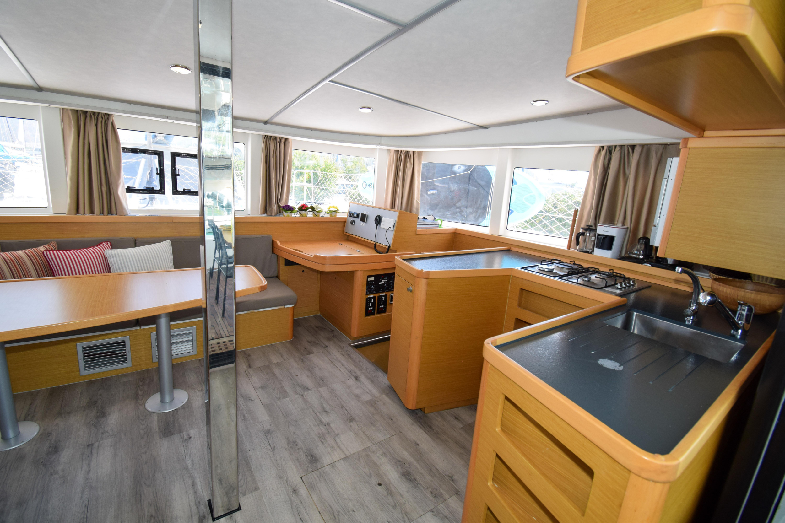 Lagoon 42 — photo 18