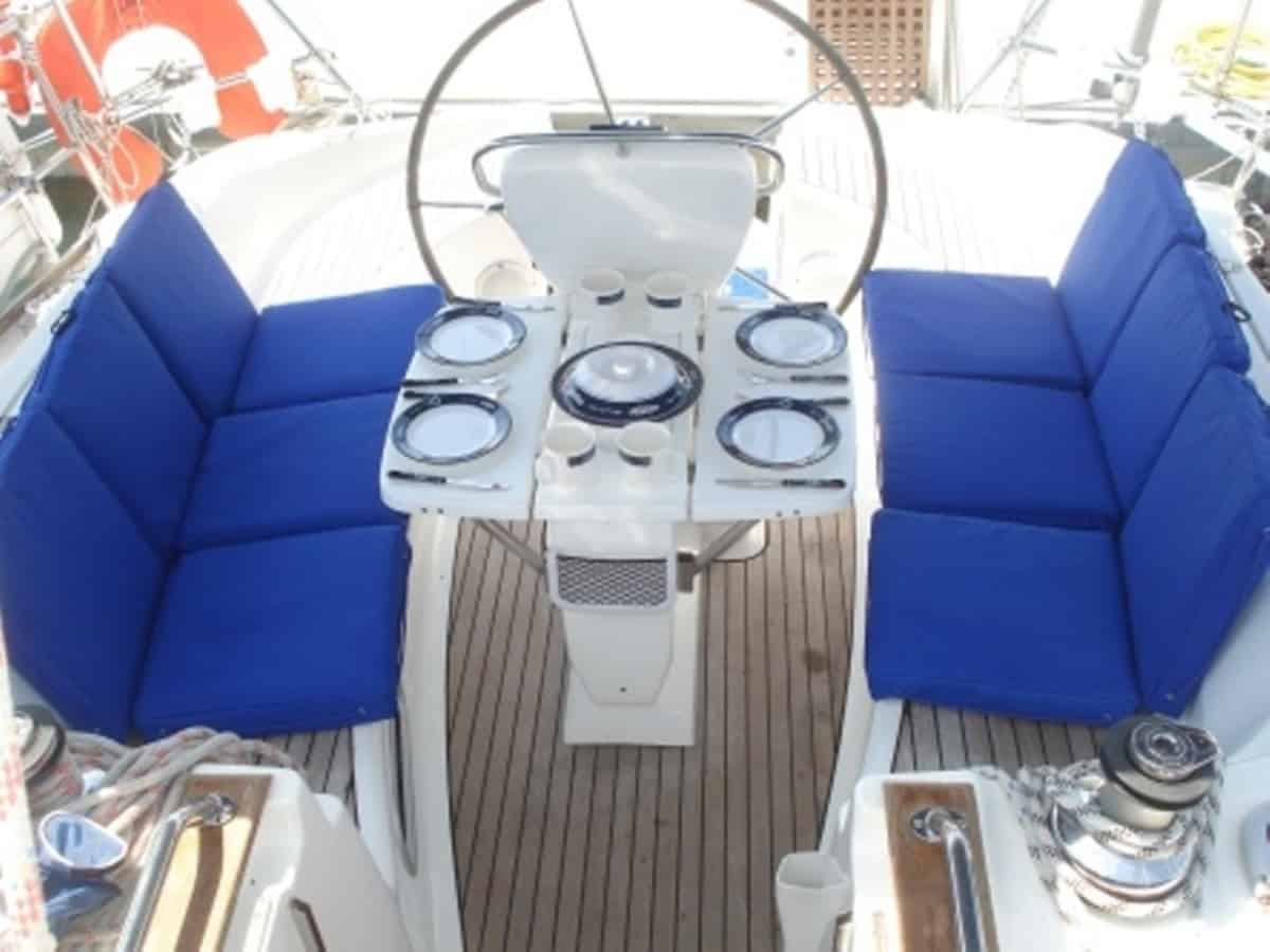Bavaria 38 — photo 11