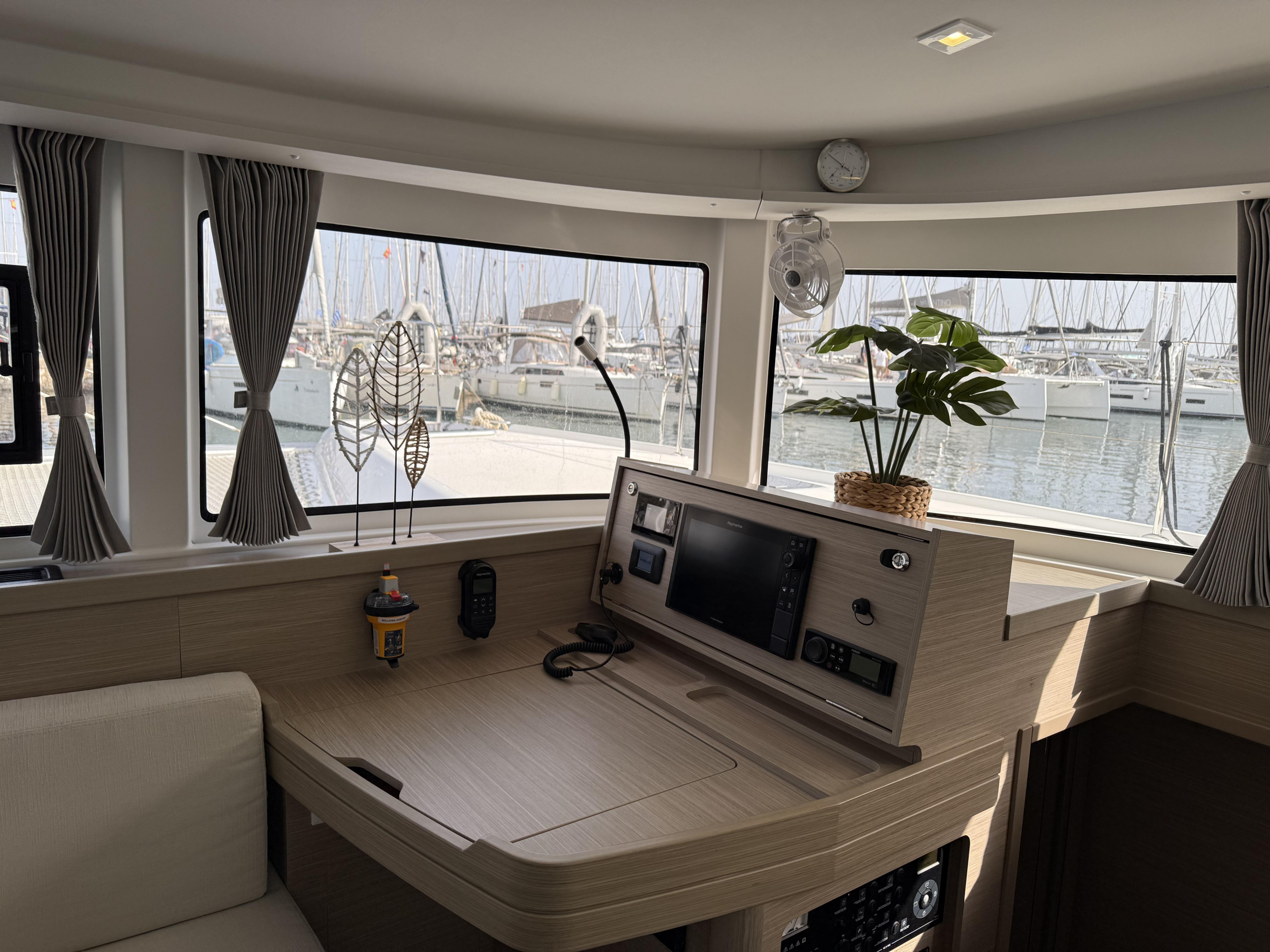 Lagoon 42 — photo 9