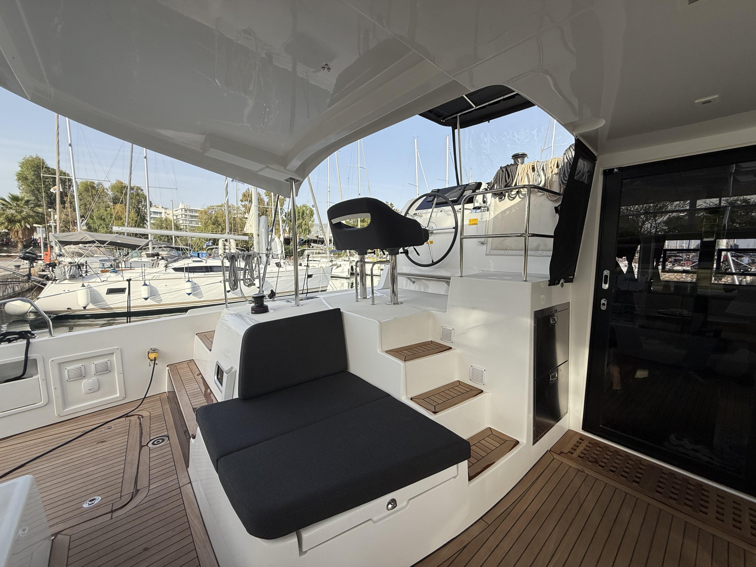 Lagoon 42 — photo 10