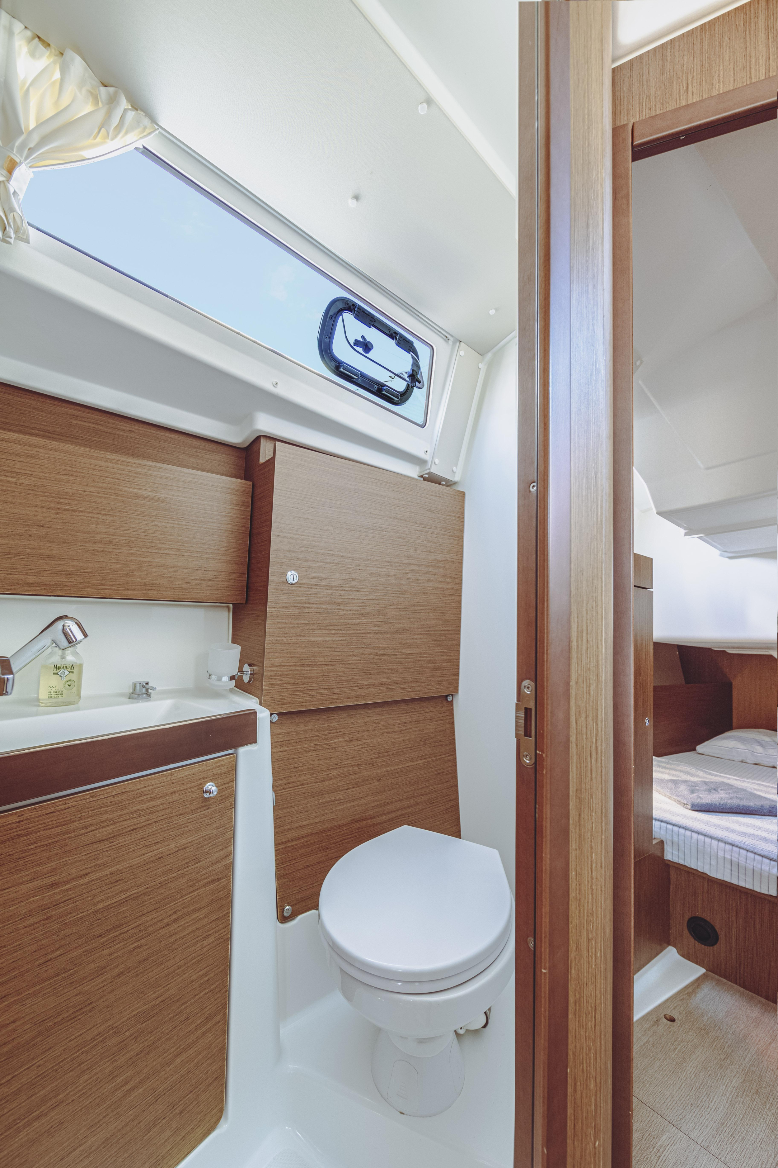 Oceanis 38.1 — photo 13