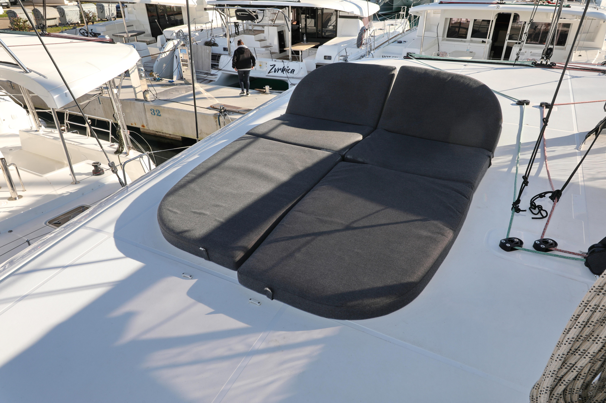 Lagoon 42 — photo 14
