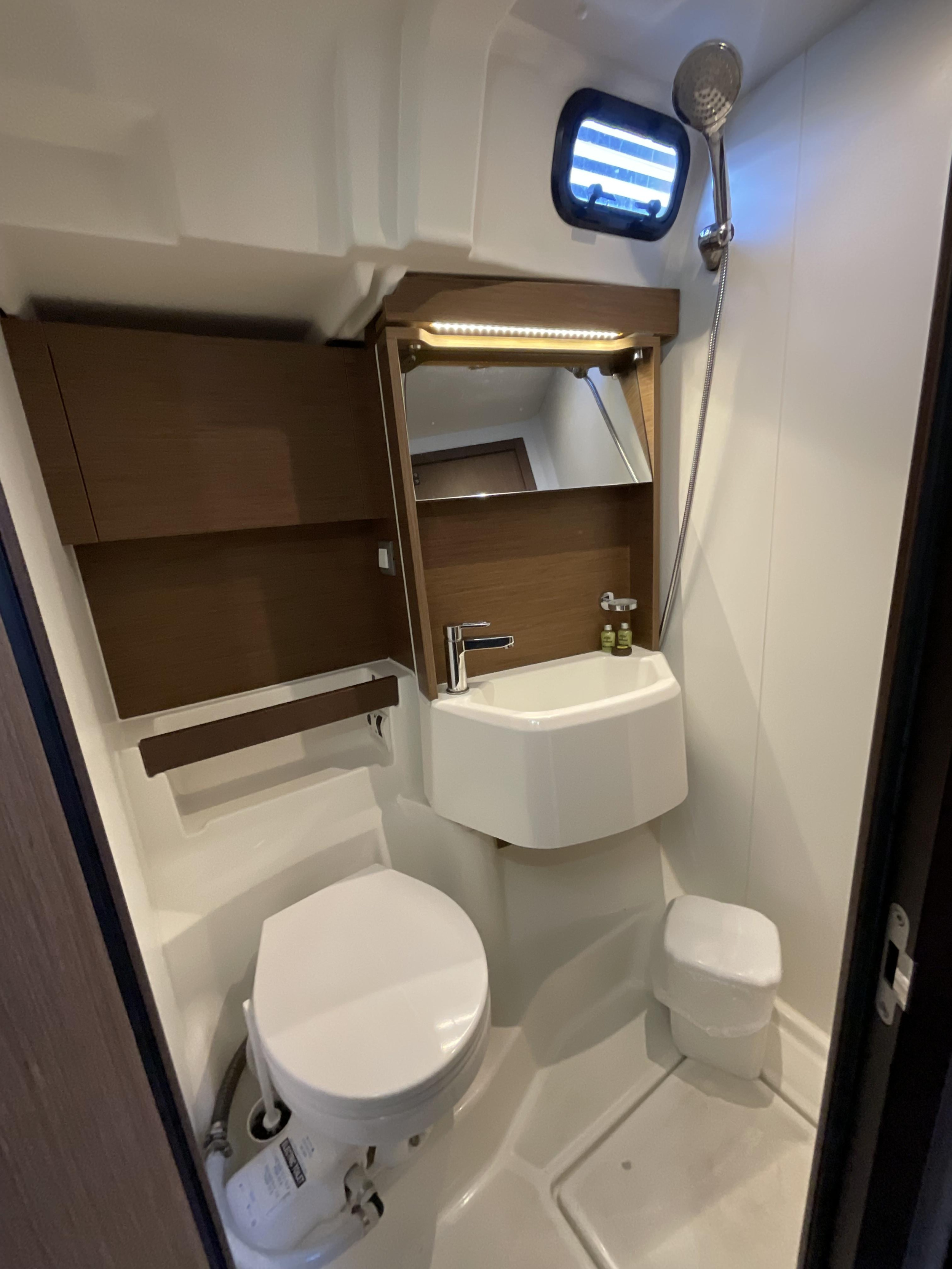Oceanis 51.1 — photo 8
