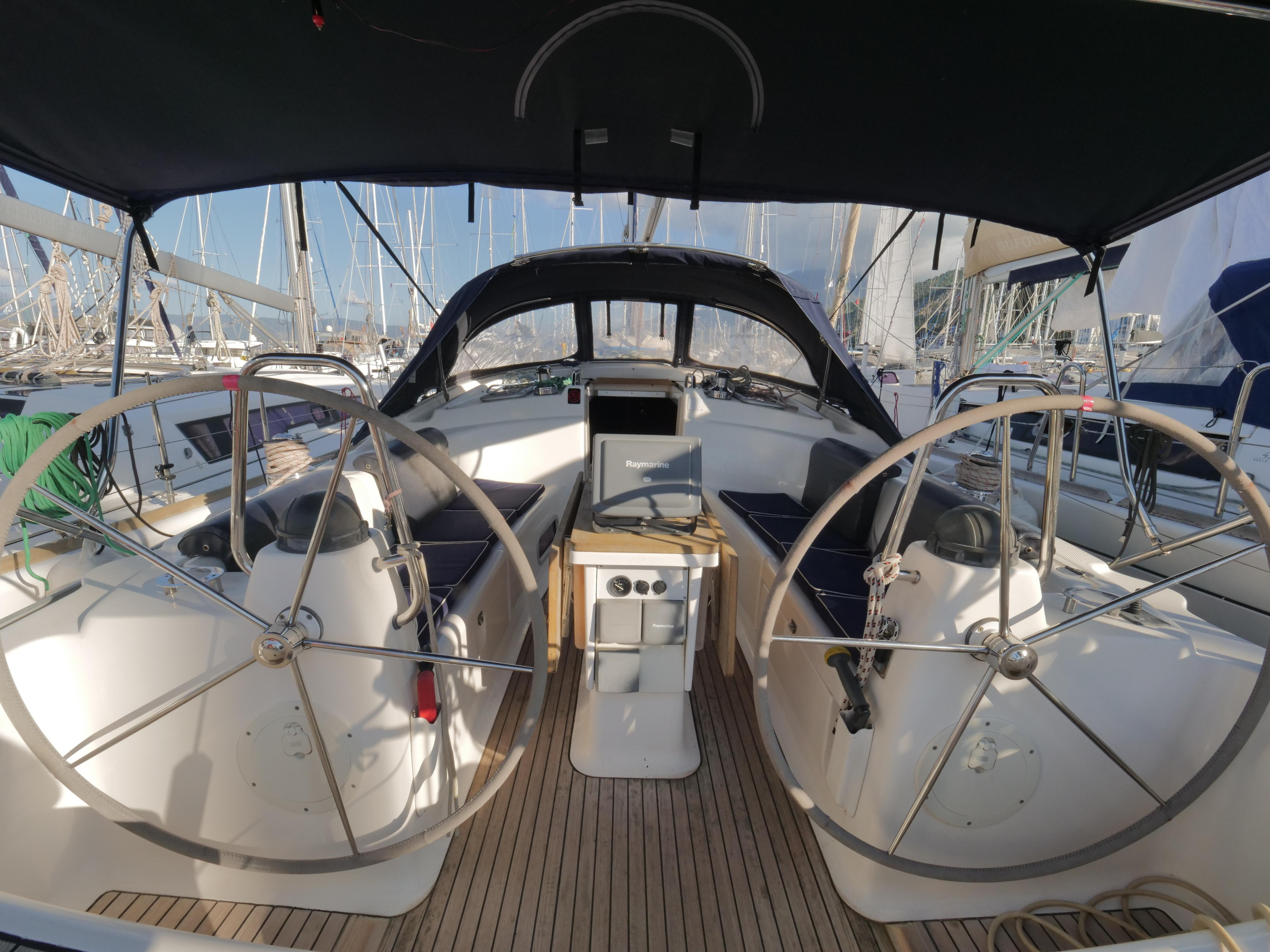 Bavaria 42 — photo 10