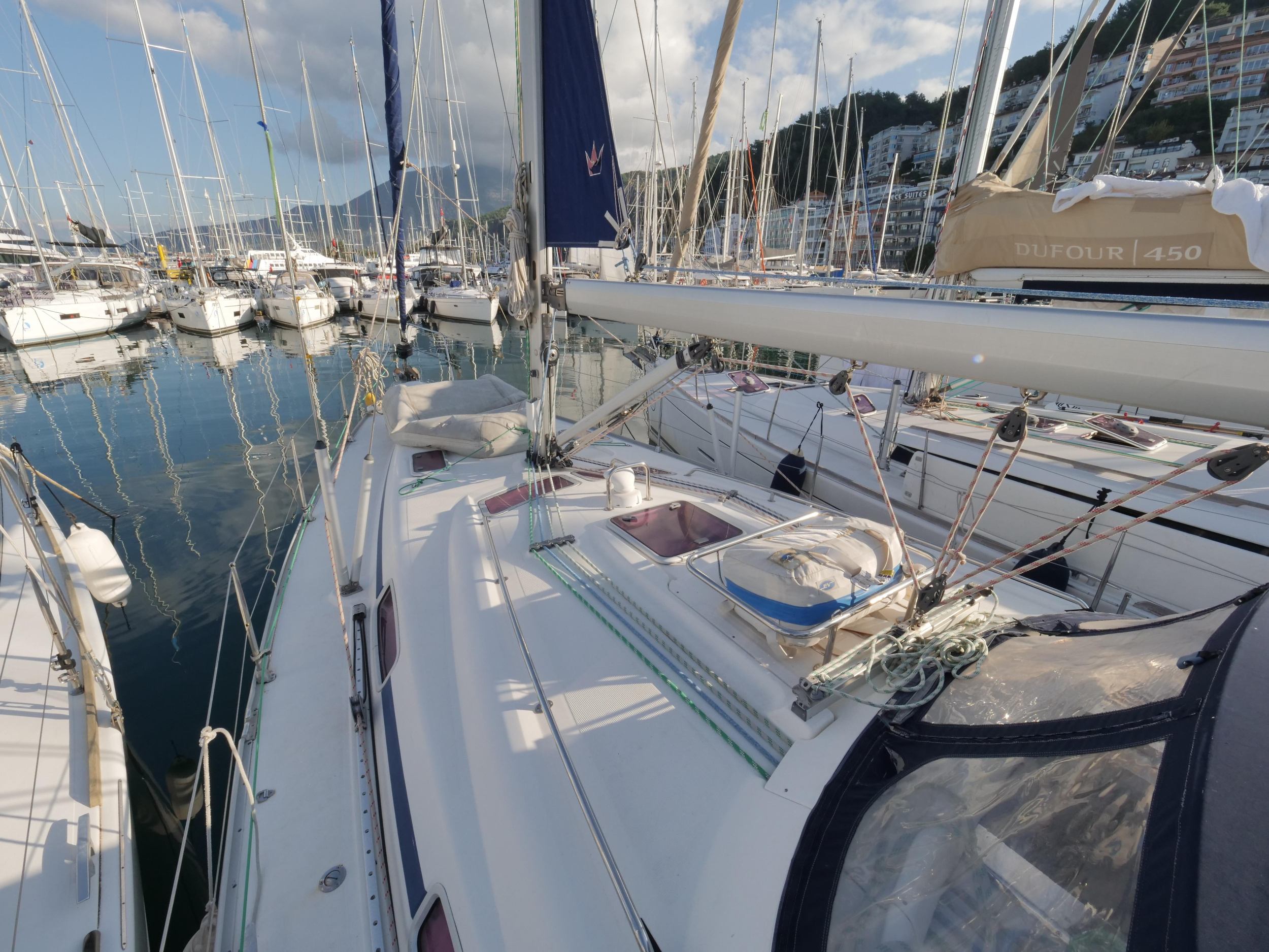 Bavaria 42 — photo 8