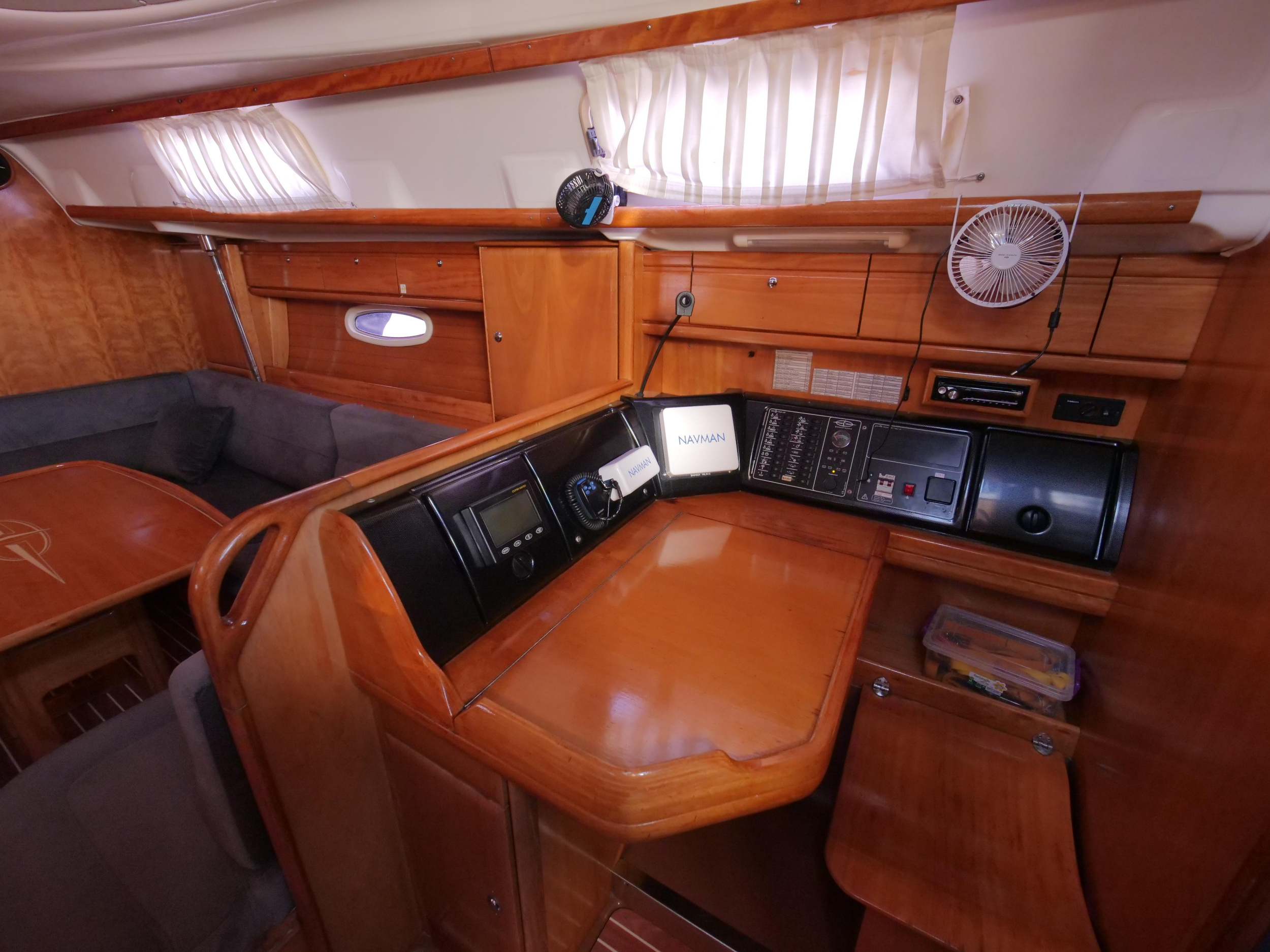 Bavaria 42 — photo 4