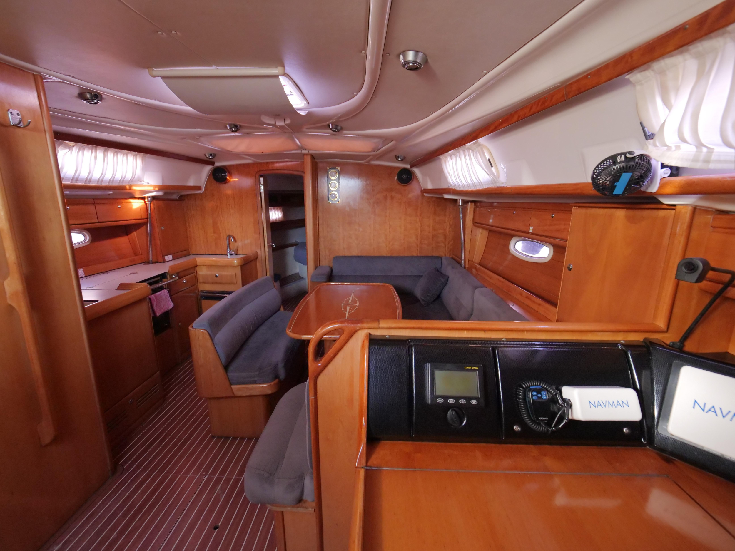 Bavaria 42 — photo 3