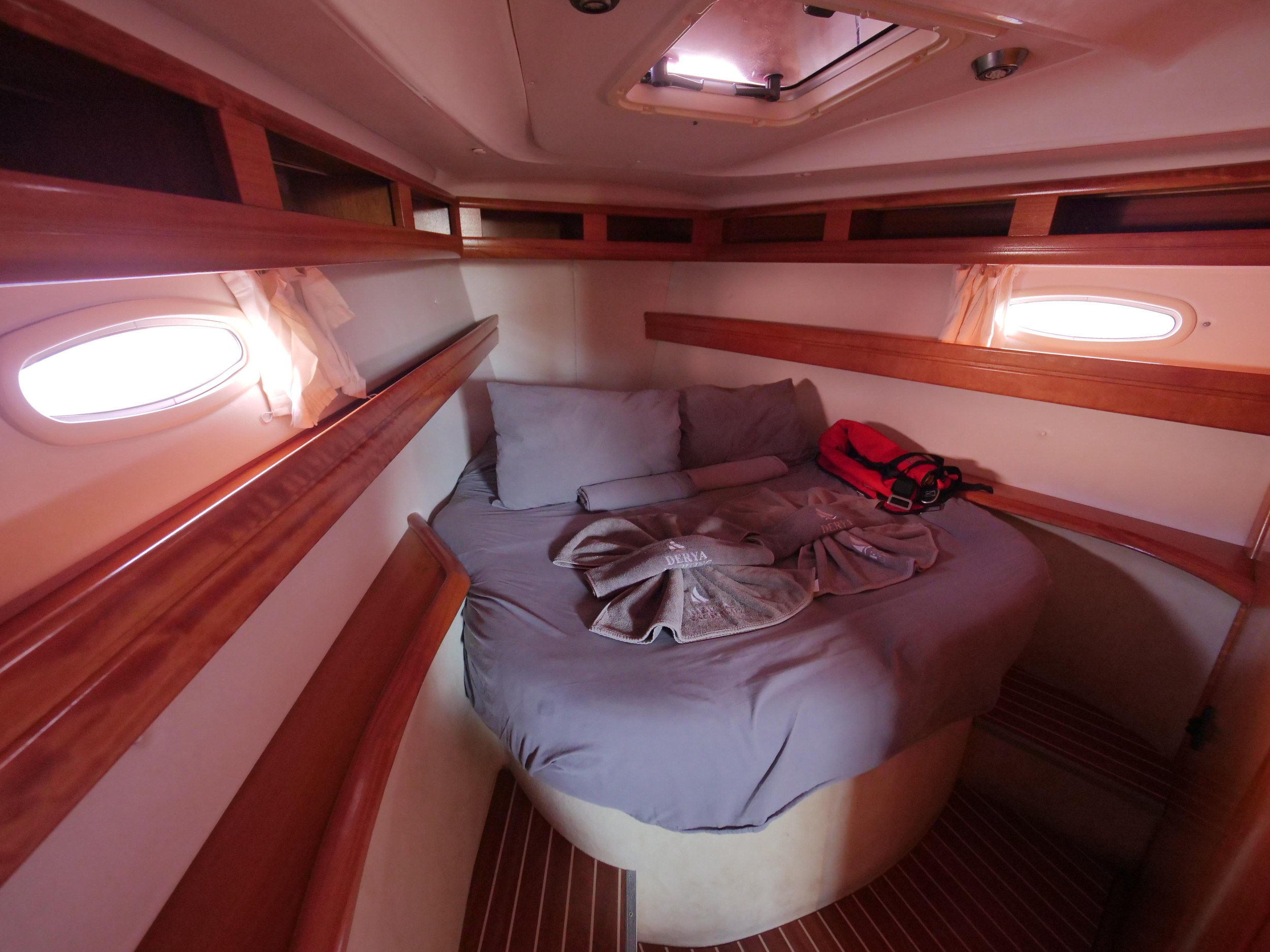 Bavaria 42 — photo 22
