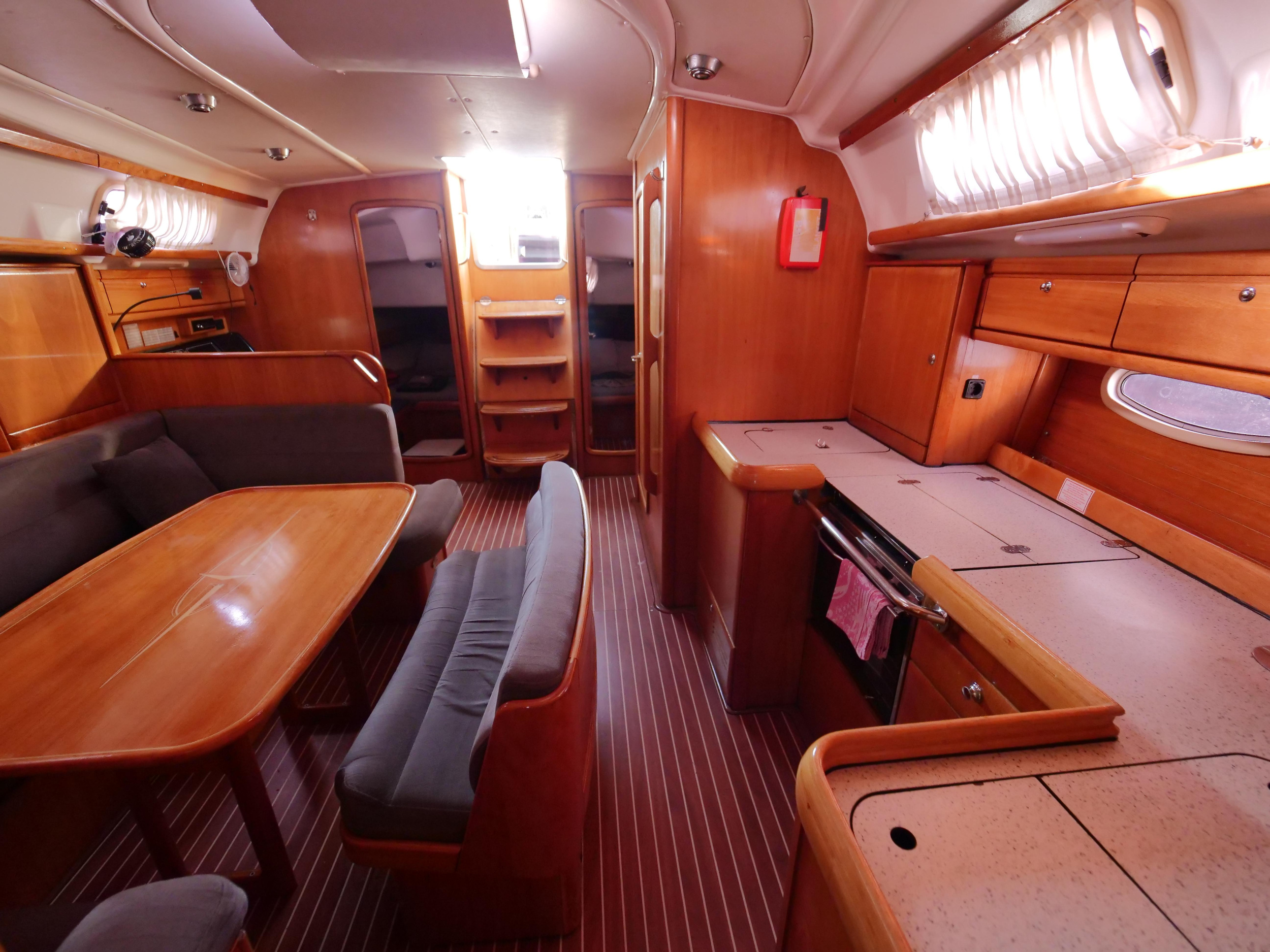 Bavaria 42 — photo 2
