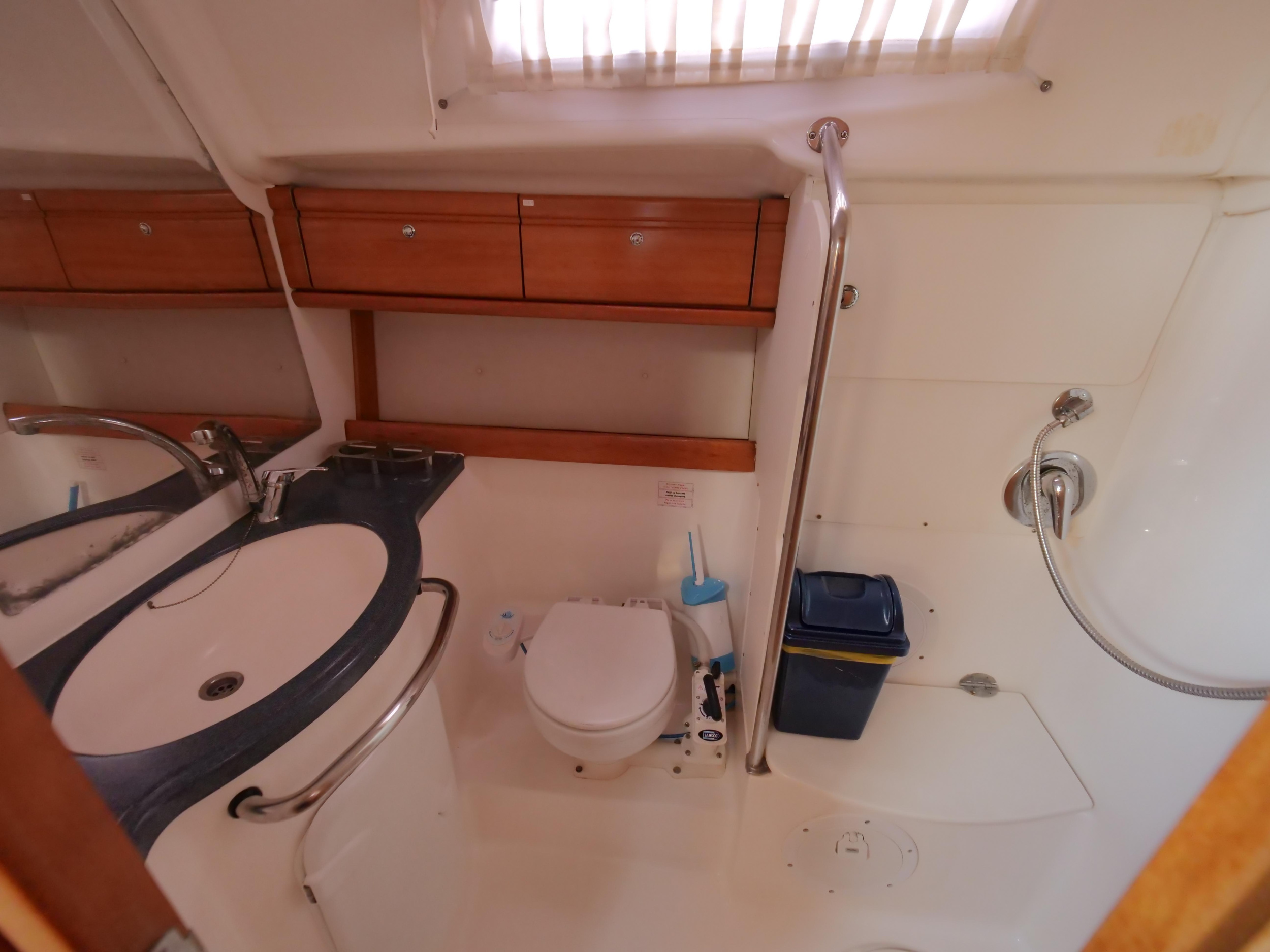Bavaria 42 — photo 21