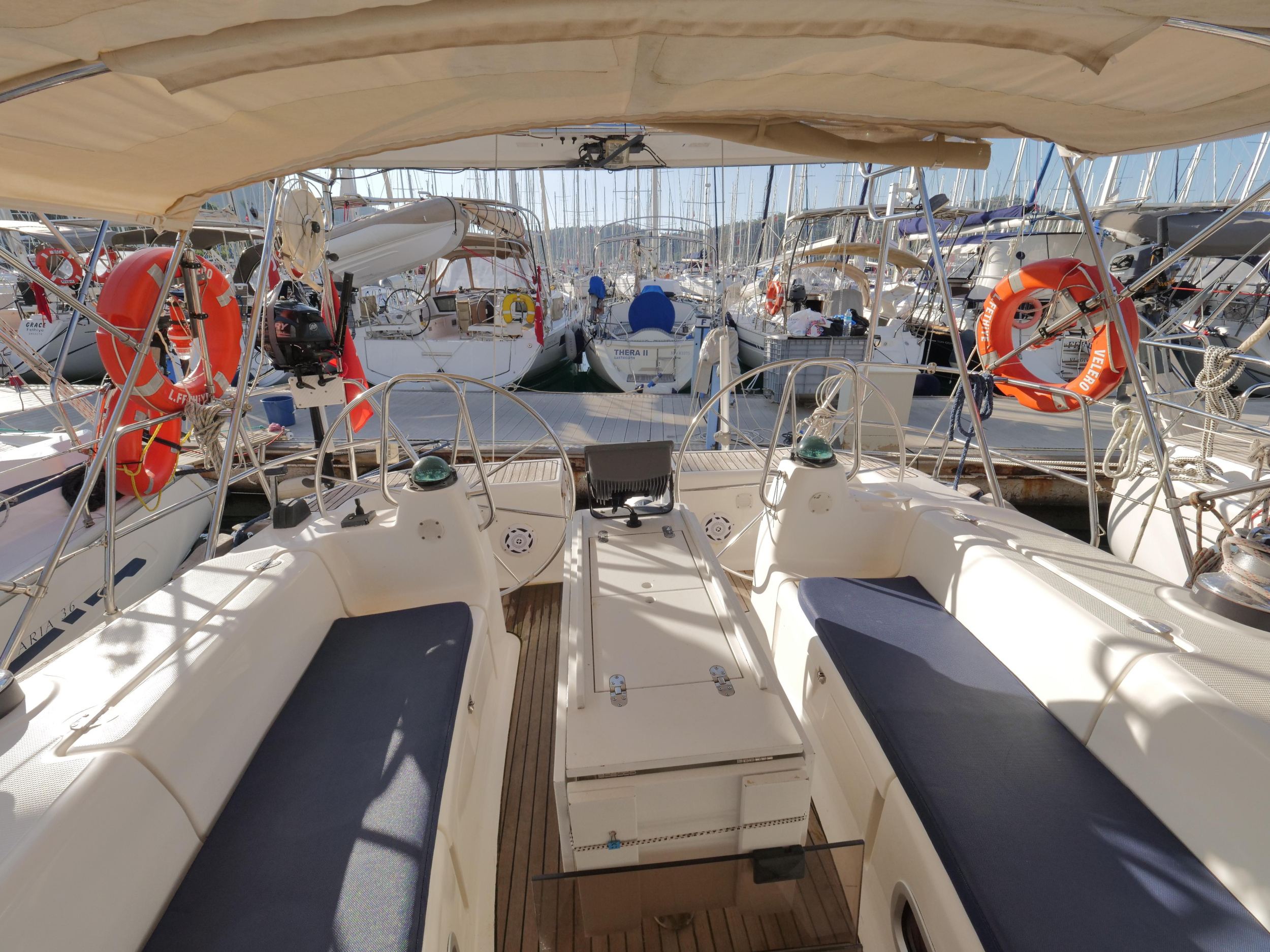 Bavaria 44 — photo 22