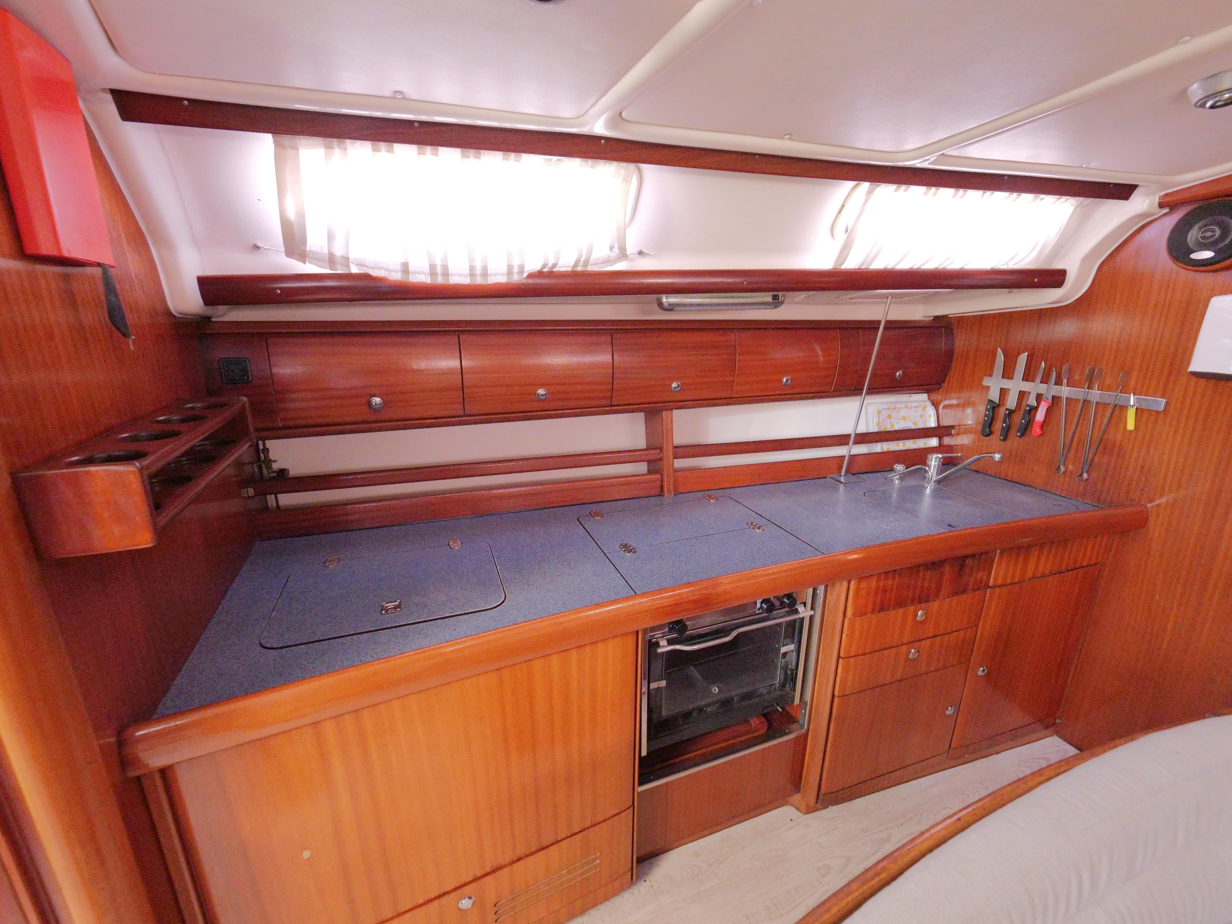 Bavaria 44 — photo 28