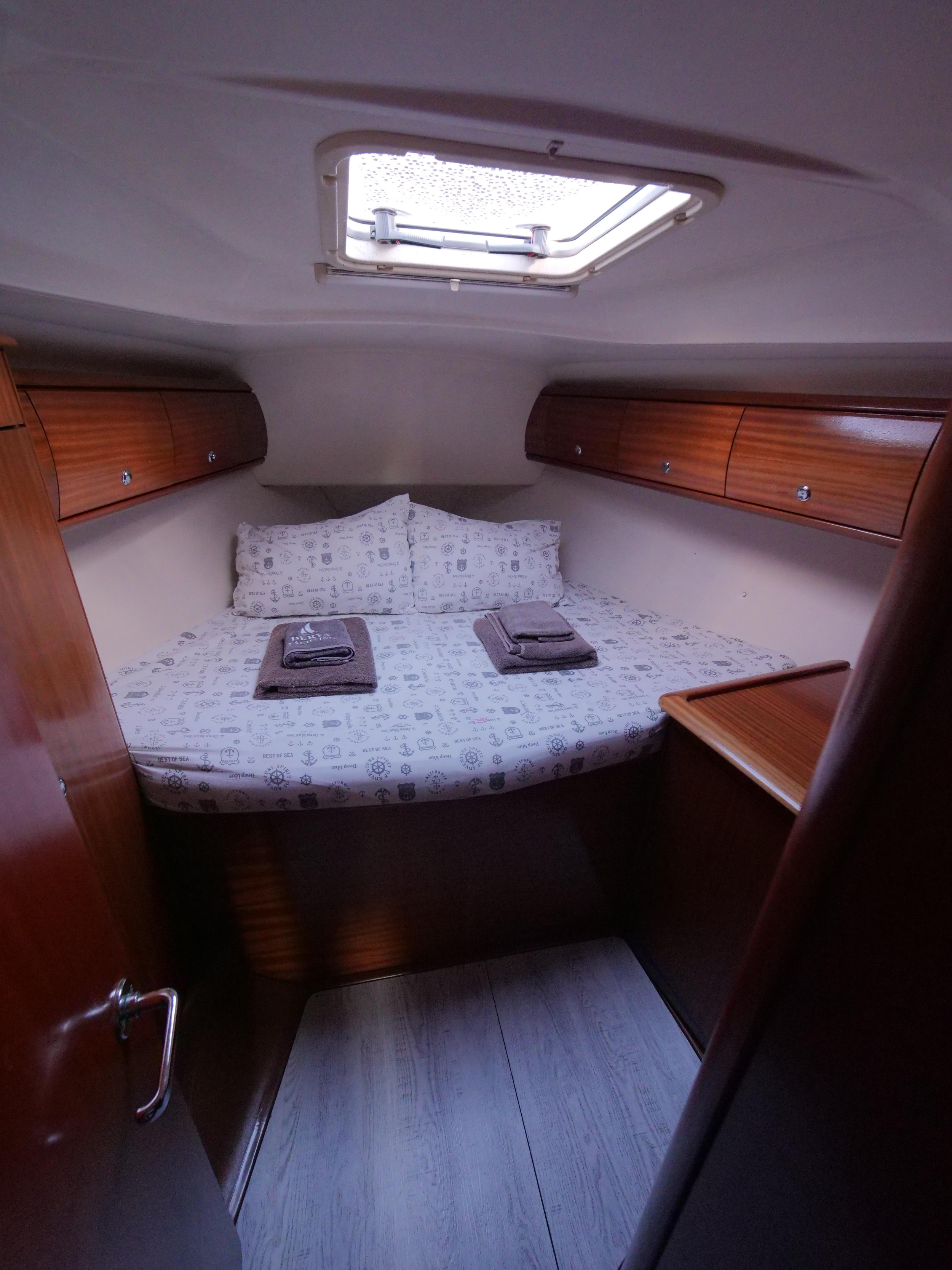 Bavaria 44 — photo 24