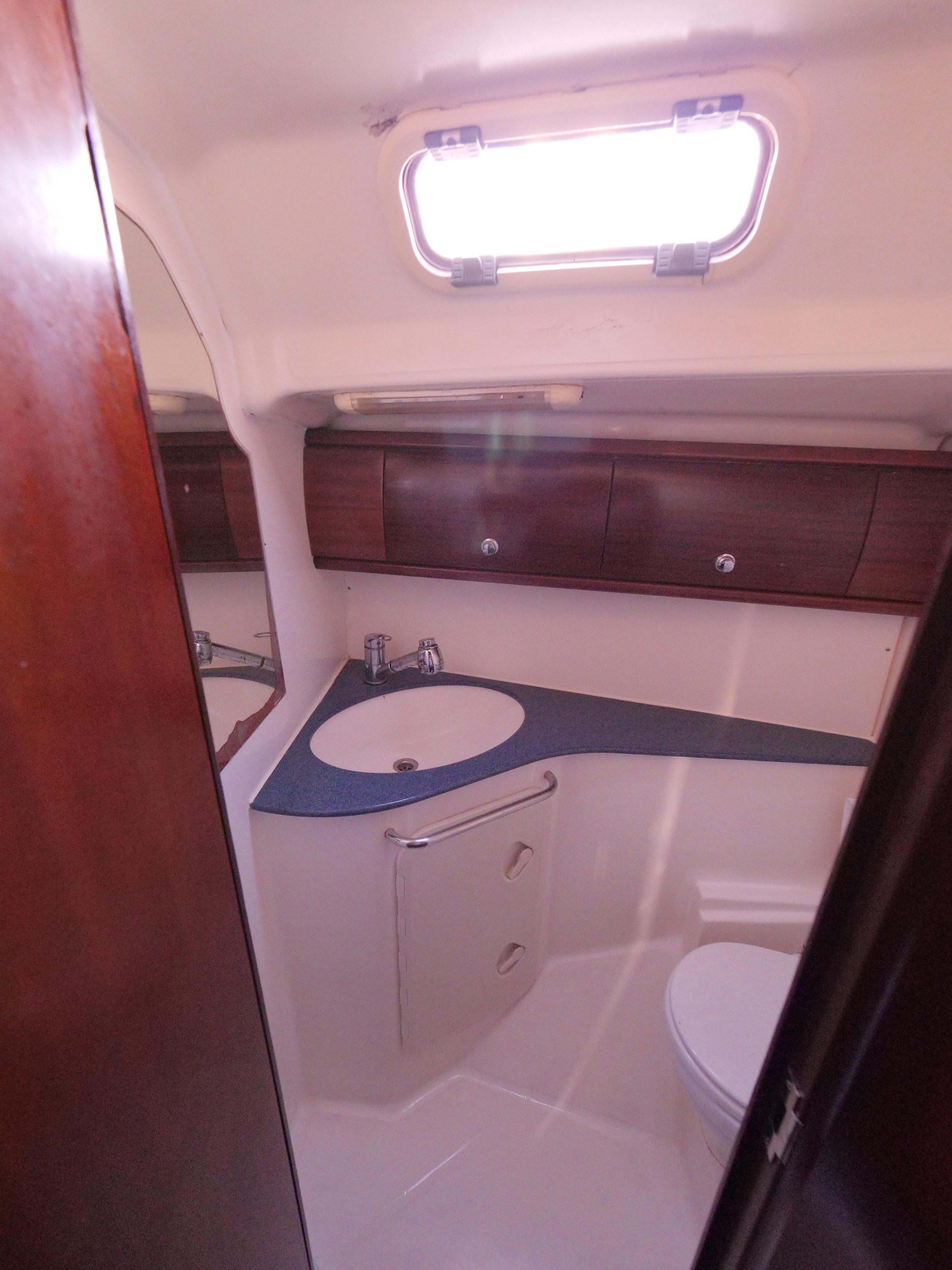 Bavaria 44 — photo 33