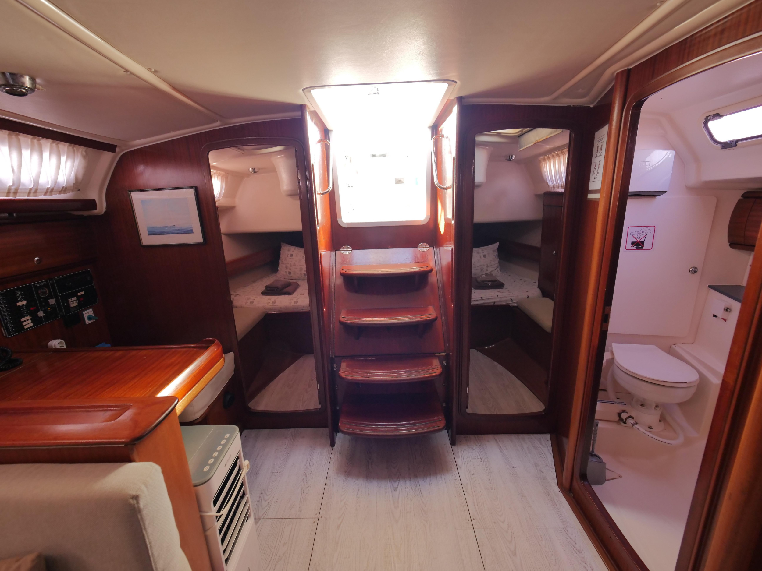 Bavaria 44 — photo 7