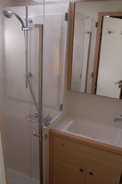 Lagoon 620 — photo 20