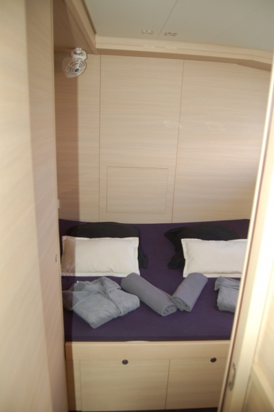 Lagoon 620 — photo 39