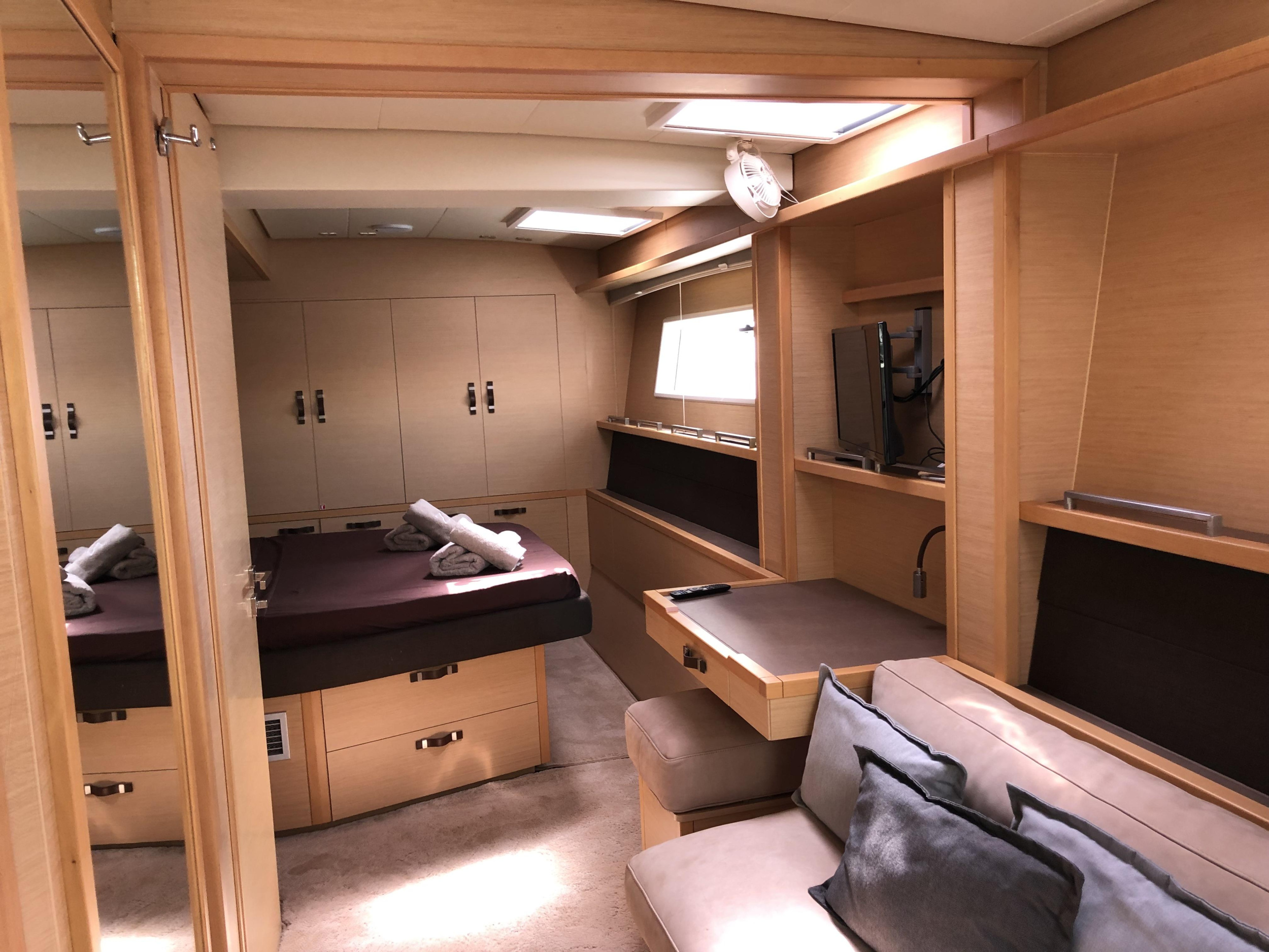 Lagoon 620 — photo 14