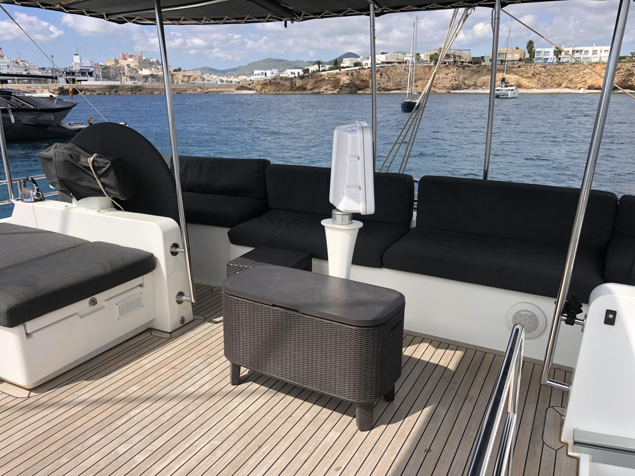Lagoon 620 — photo 2