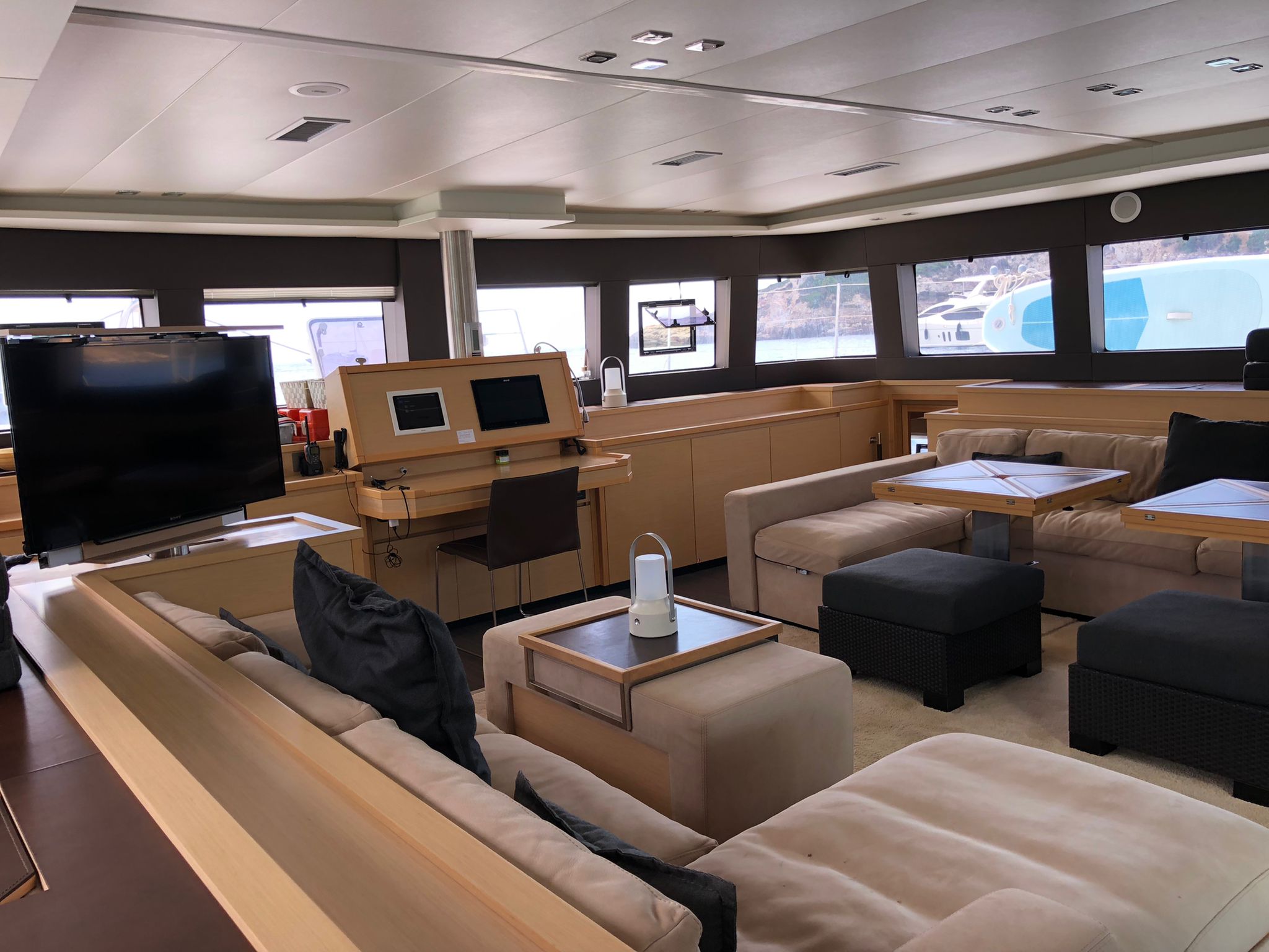 Lagoon 620 — photo 11