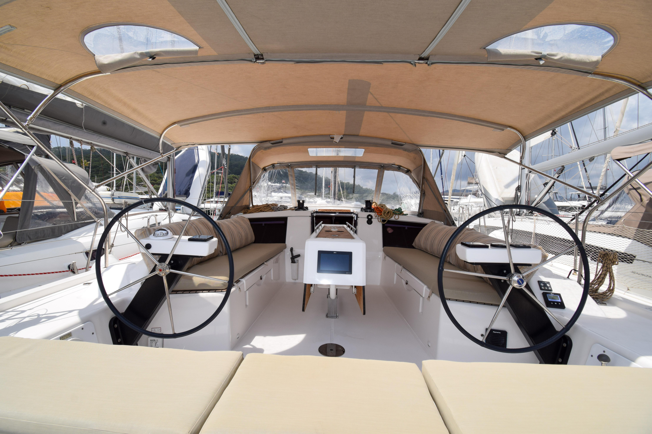 Dufour 430 — photo 13