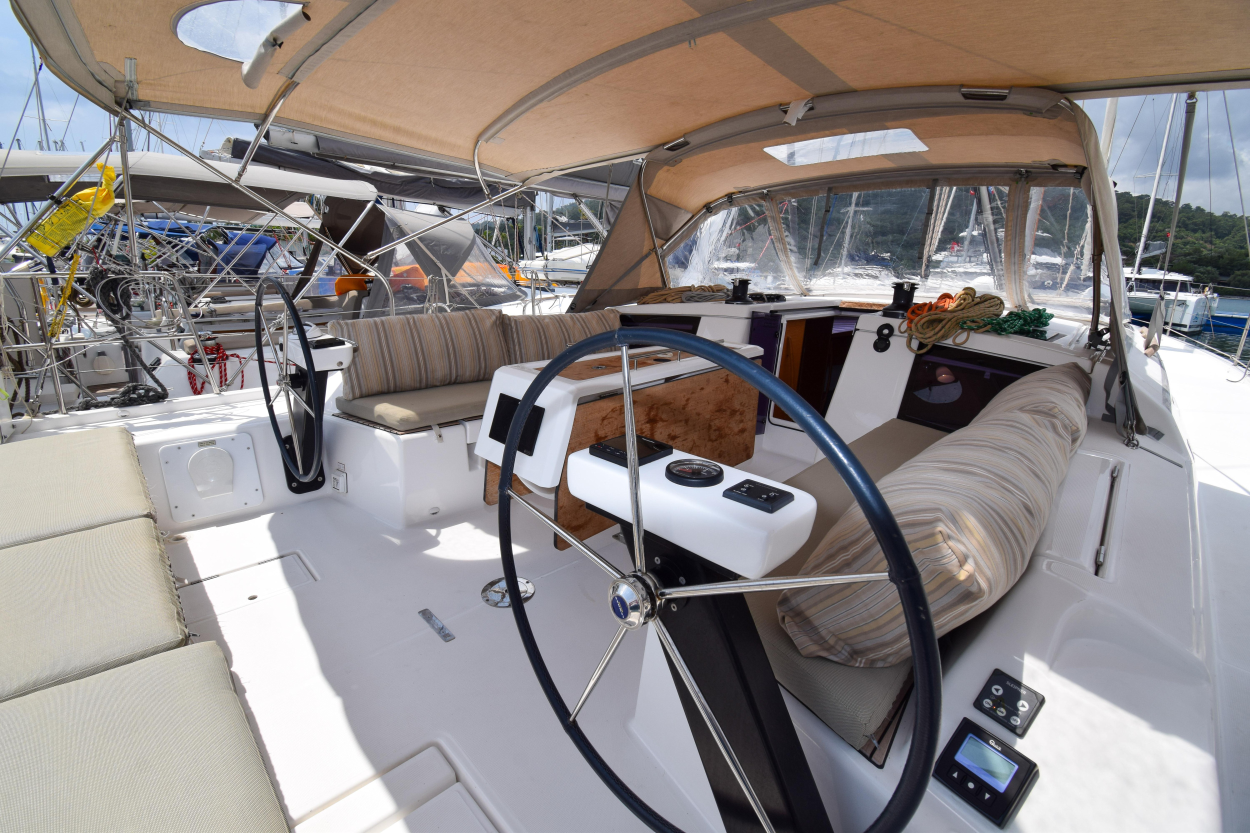 Dufour 430 — photo 38