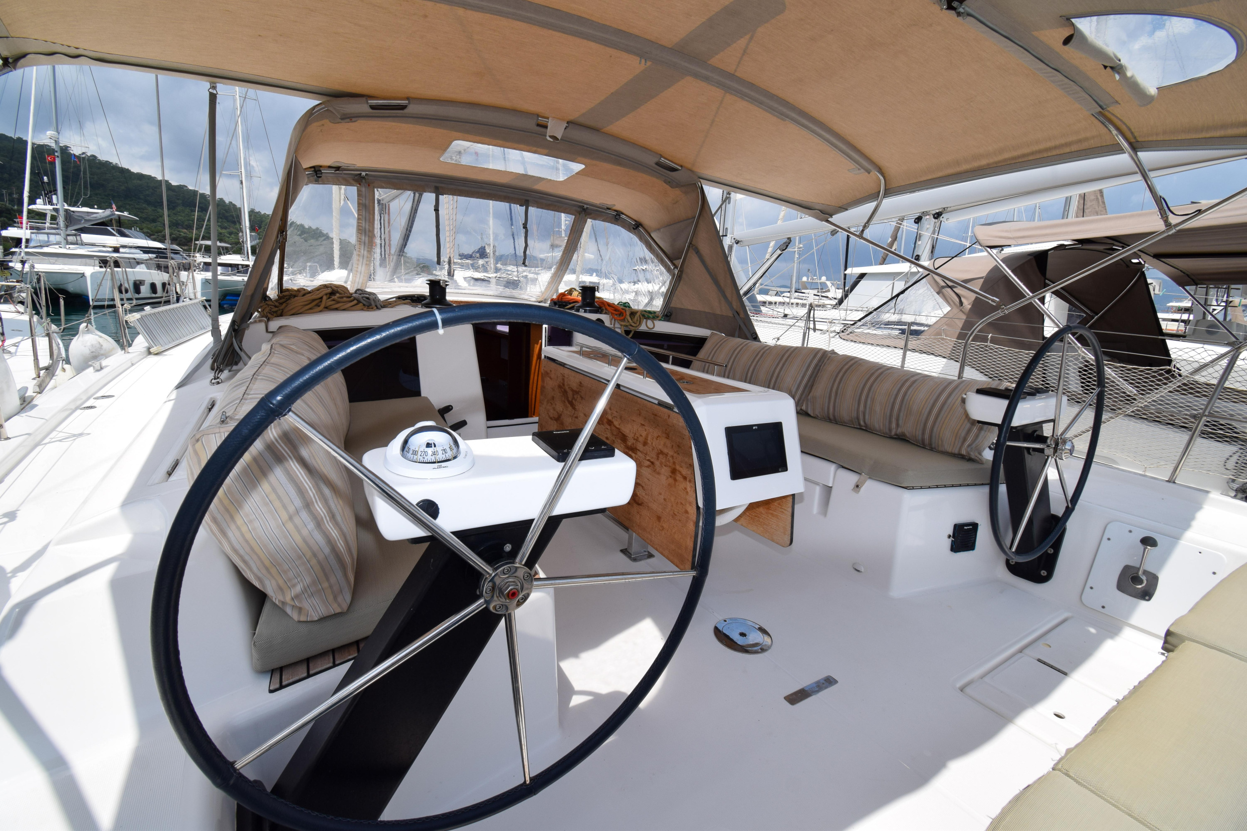 Dufour 430 — photo 18