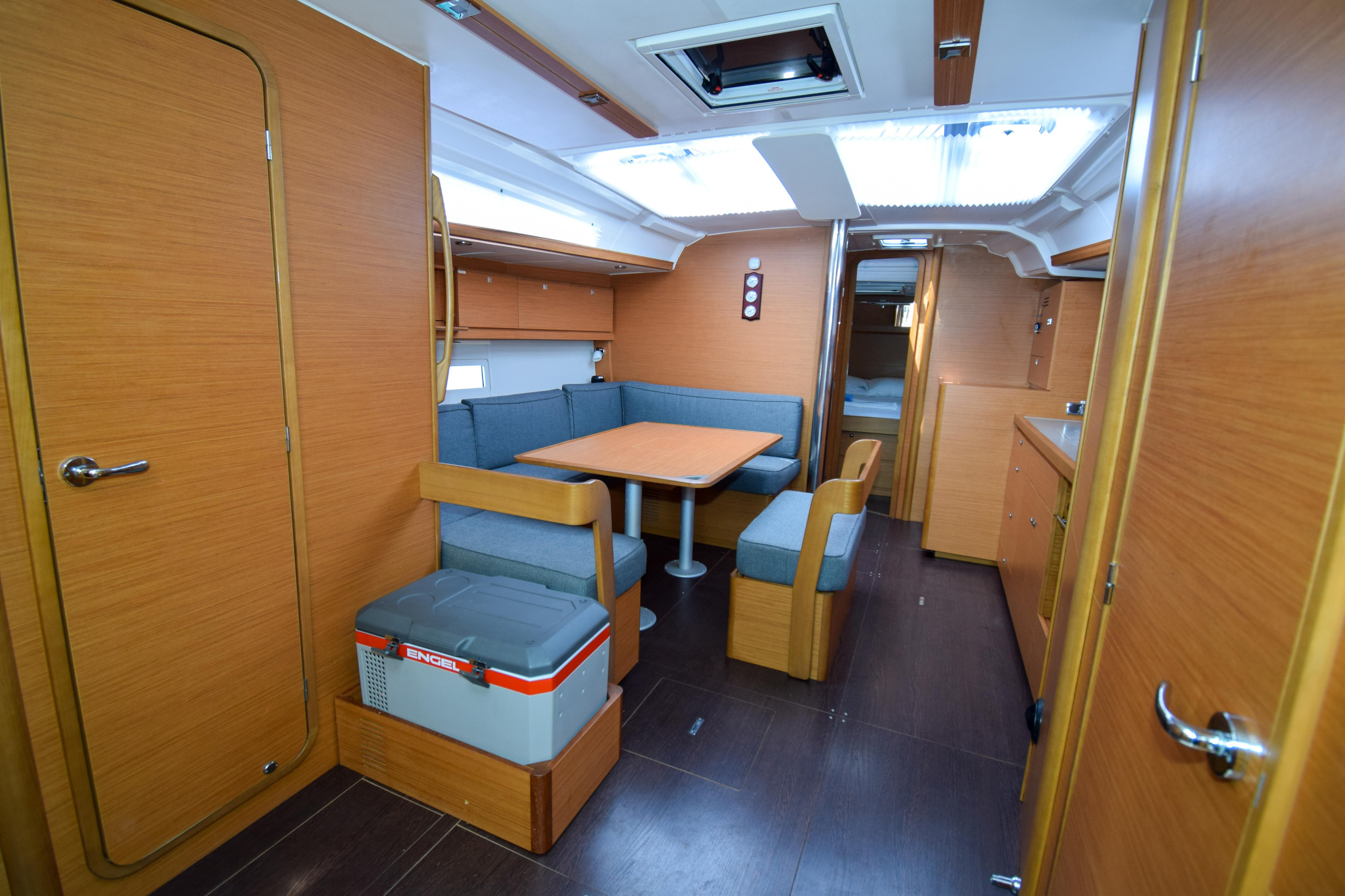 Dufour 430 — photo 36