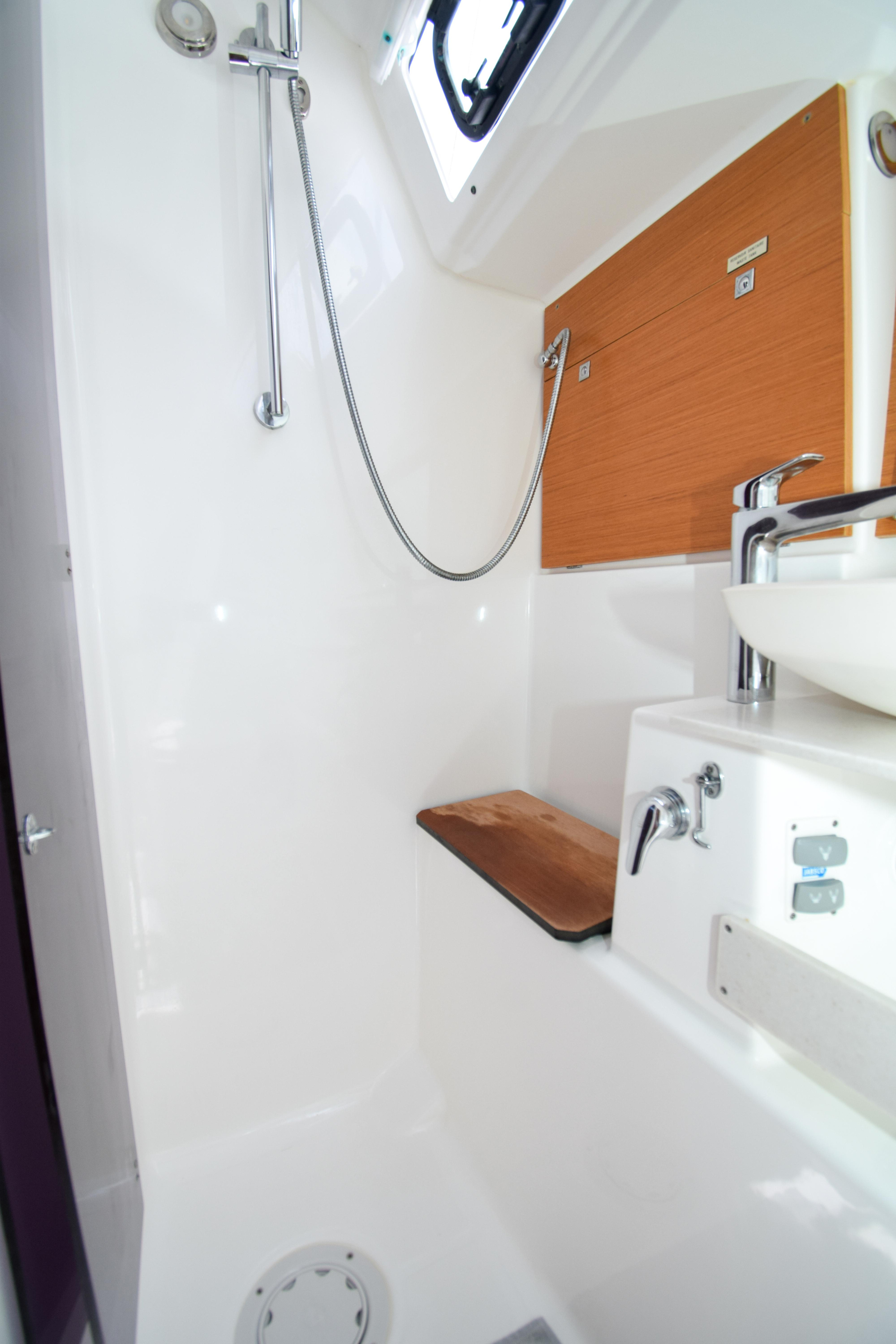 Dufour 430 — photo 23