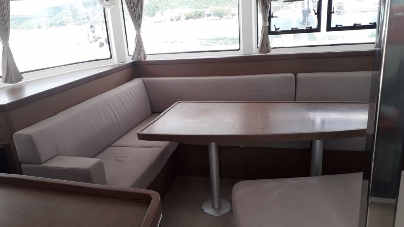 Lagoon 42 — photo 2