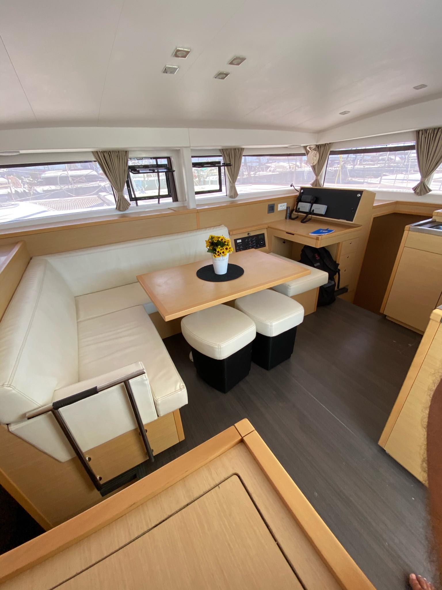 Lagoon 400 S2 — photo 10