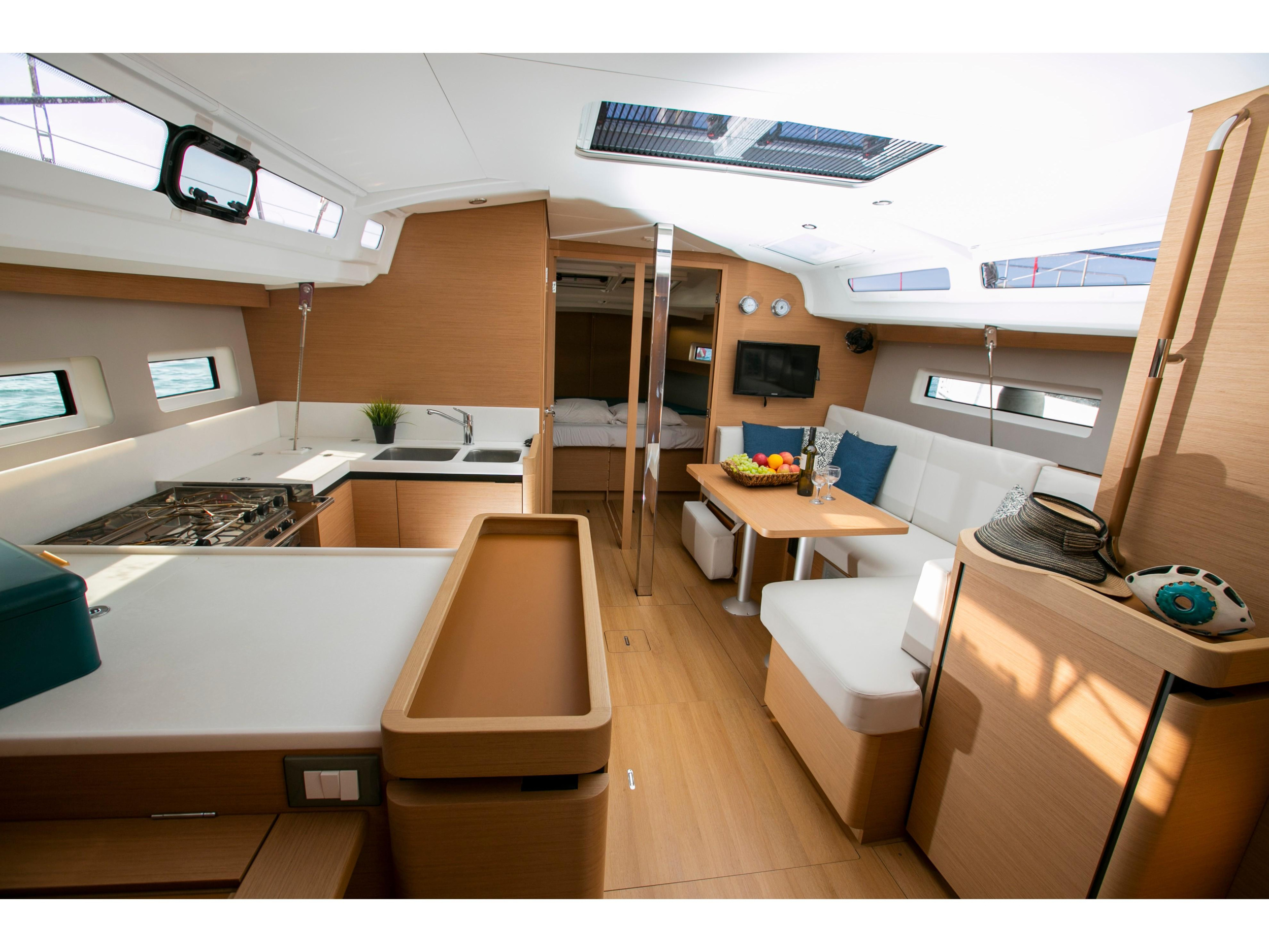 Sun Odyssey 440 — photo 5