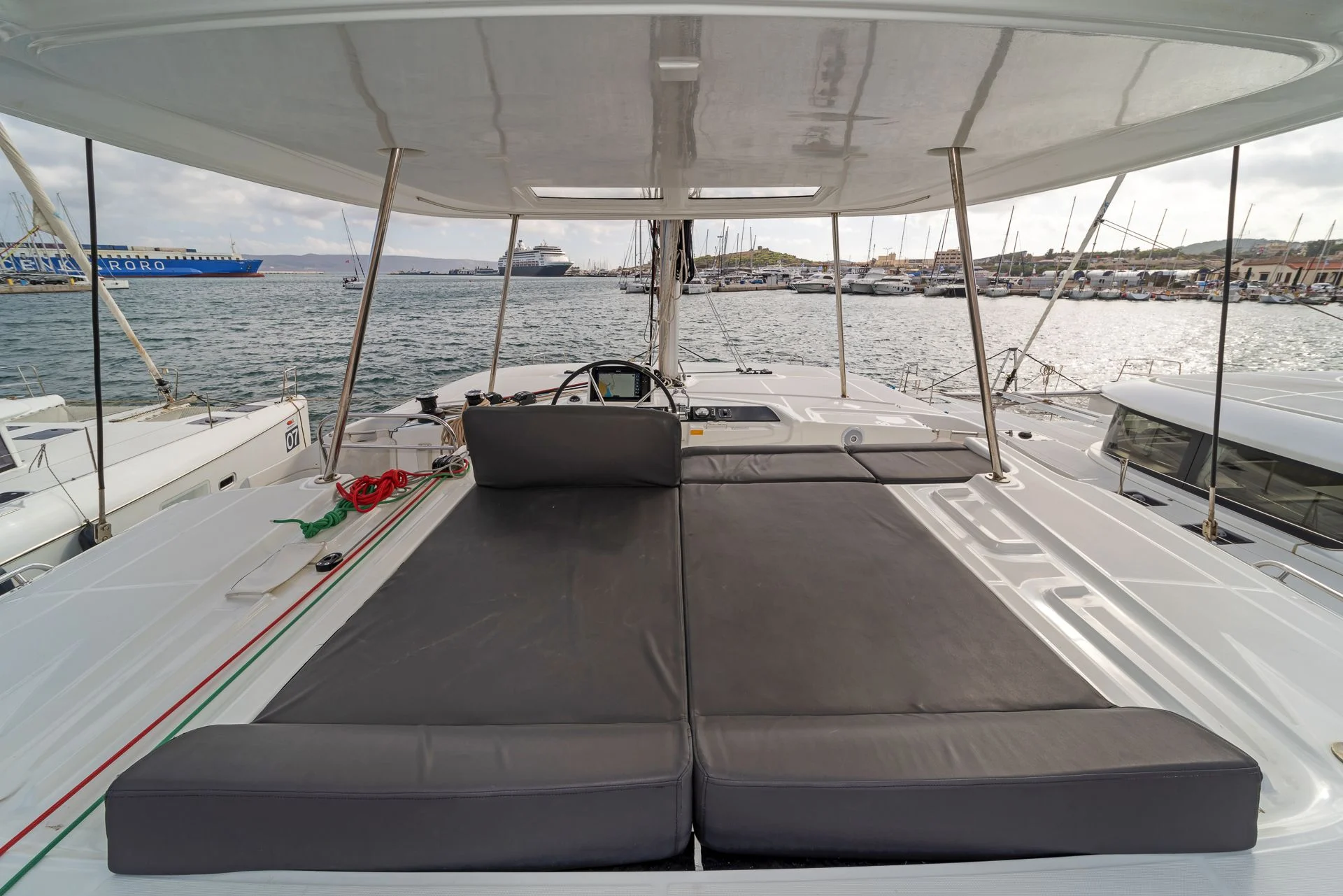 Lagoon 46 — photo 4