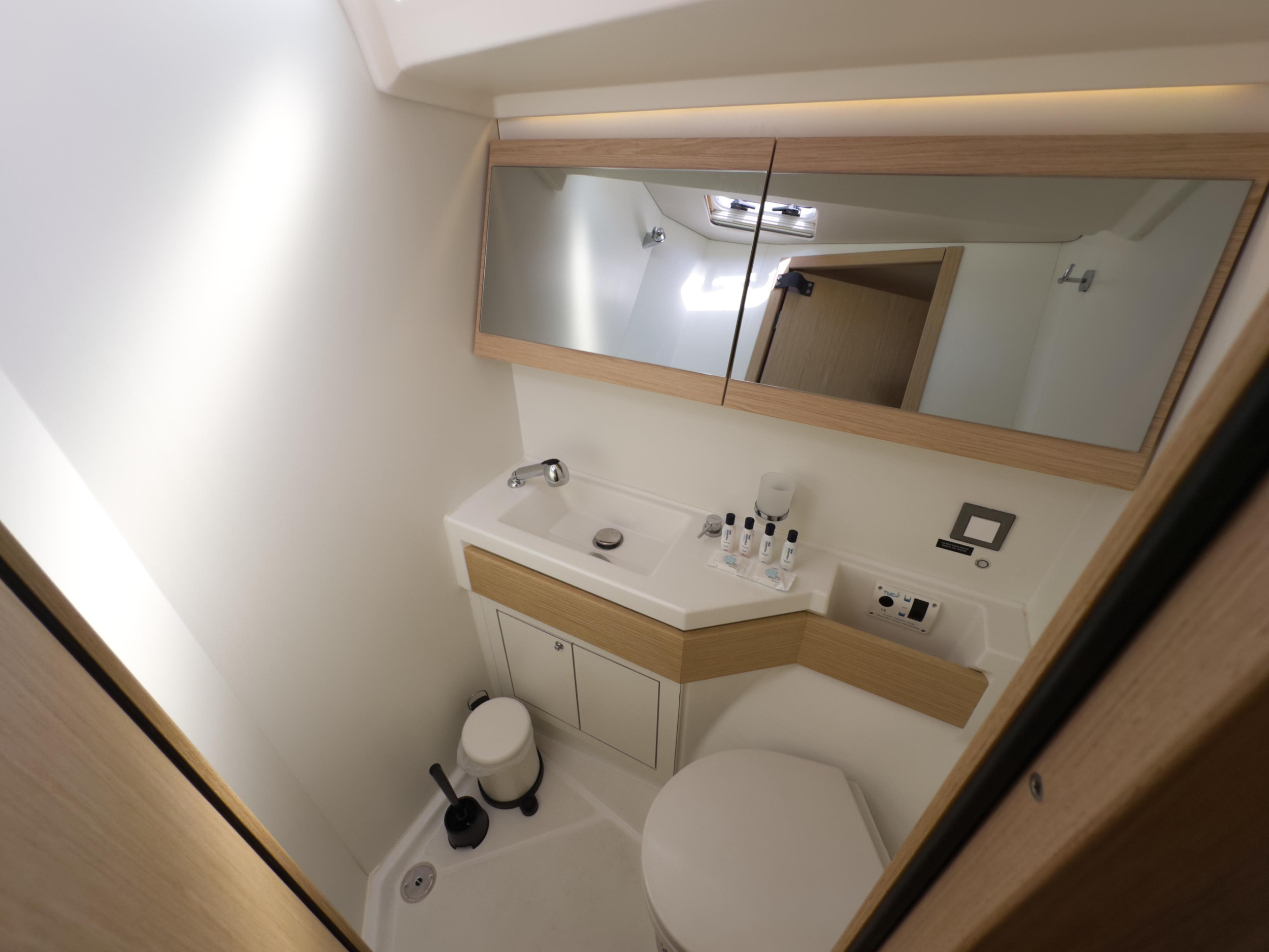 Oceanis 46.1 — photo 16
