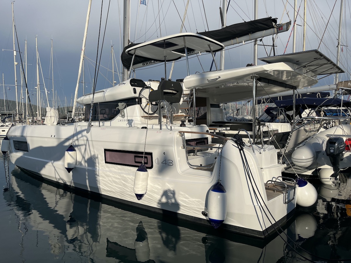 Lagoon 43 — photo 17
