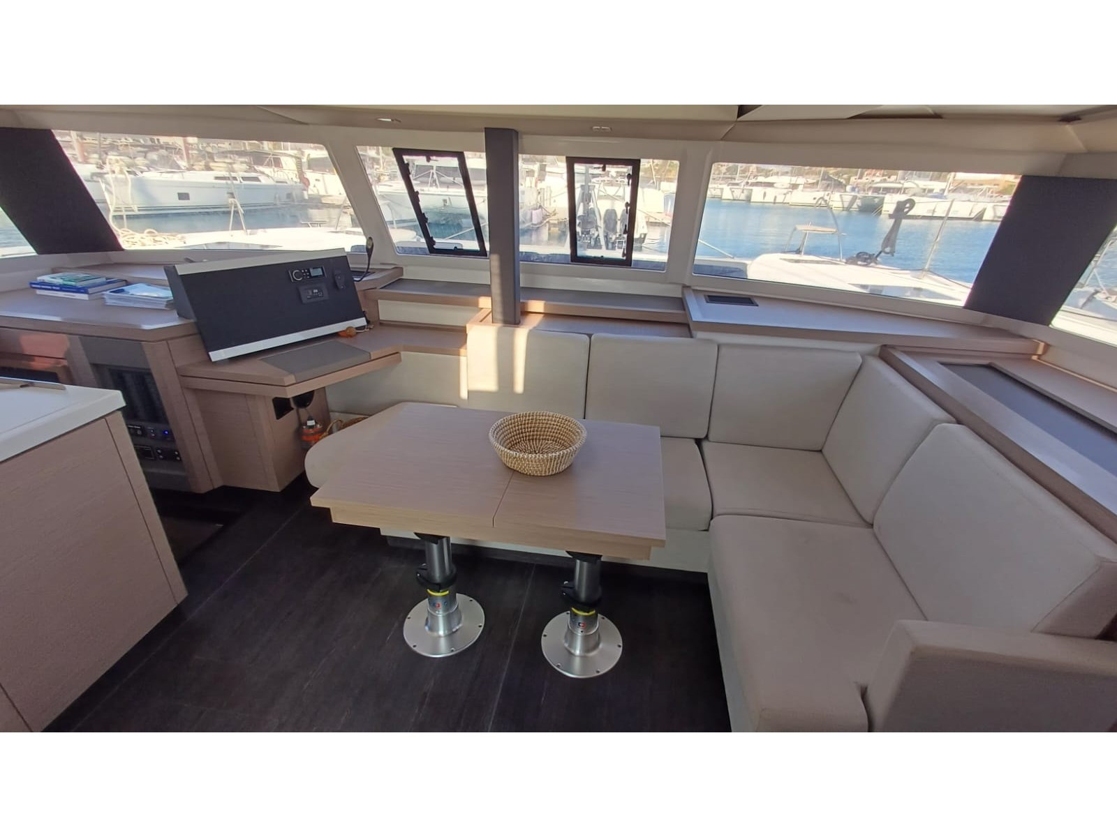 Fountaine Pajot Astrea 42 — photo 9