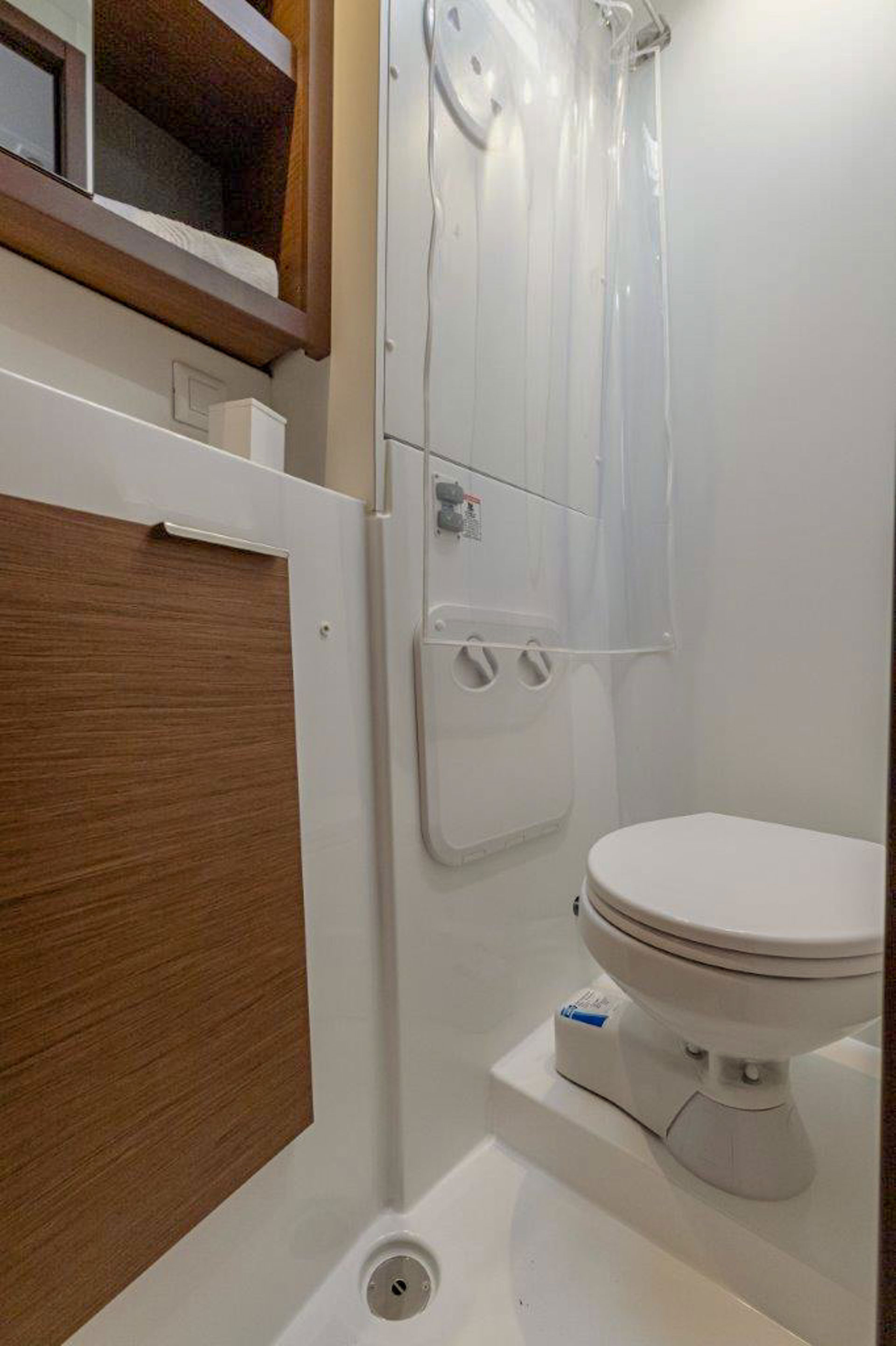 Lagoon 40 — photo 21