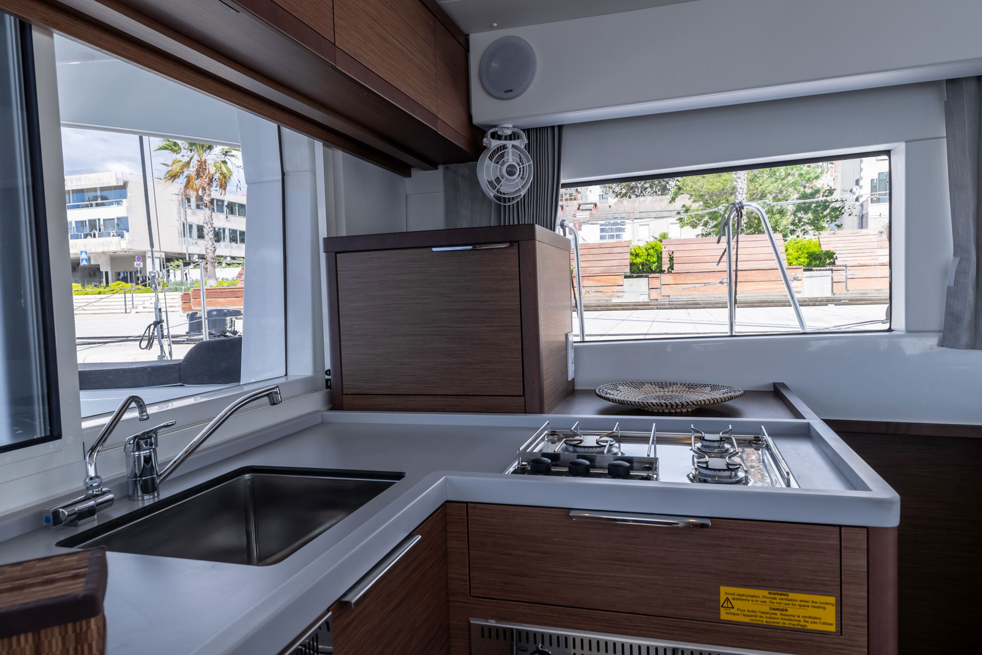 Lagoon 40 — photo 11