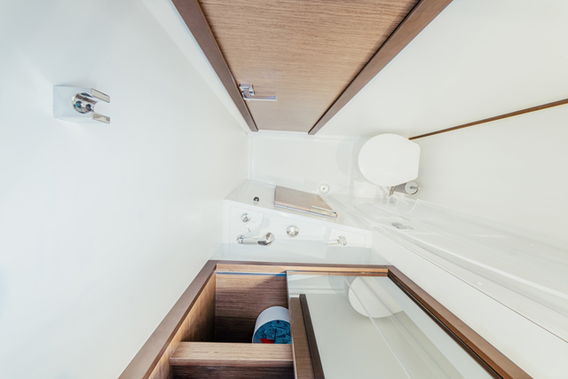 Lagoon 40 — photo 29